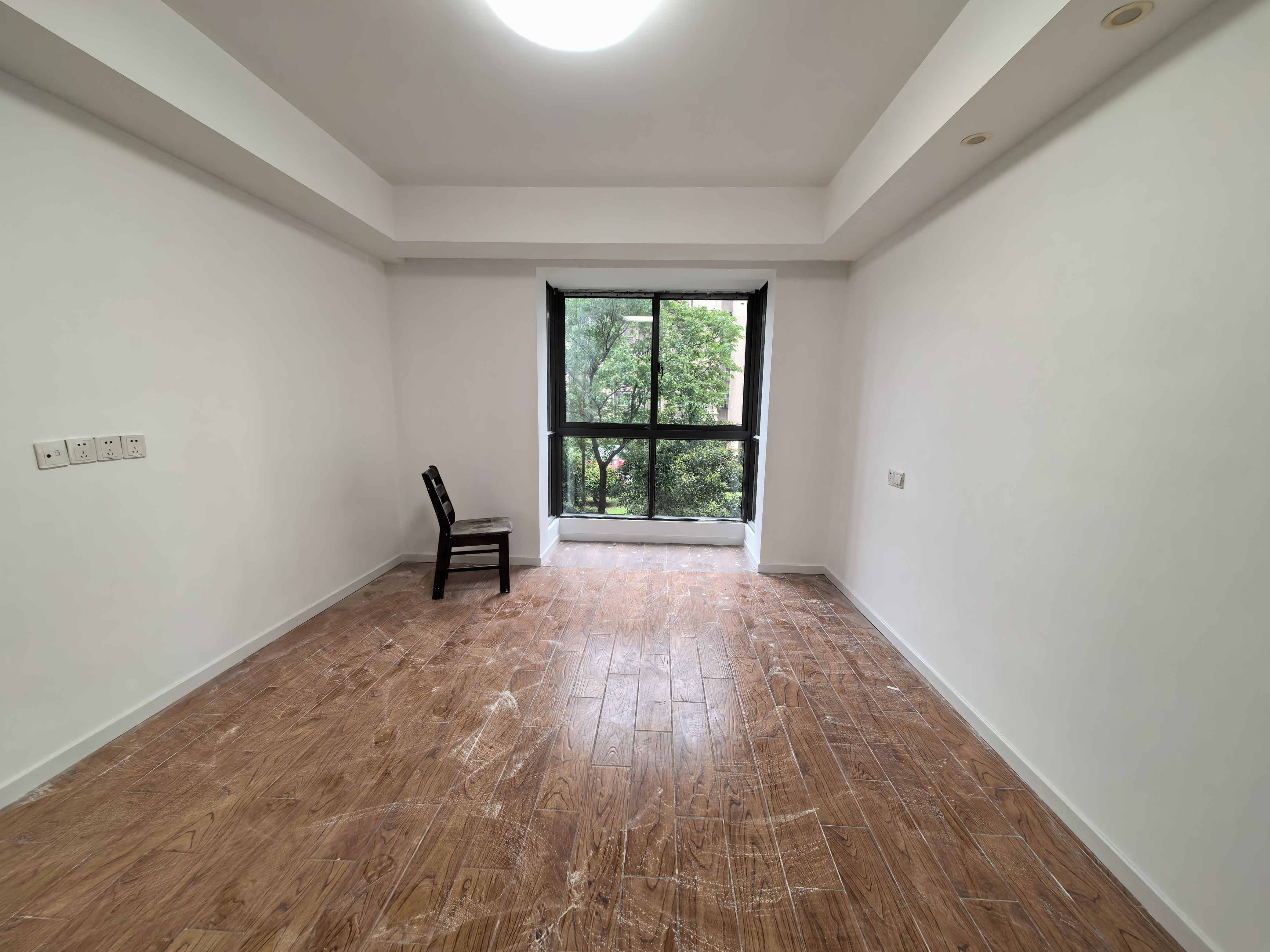 公园南苑 3室2厅2卫 138.00m&sup2;