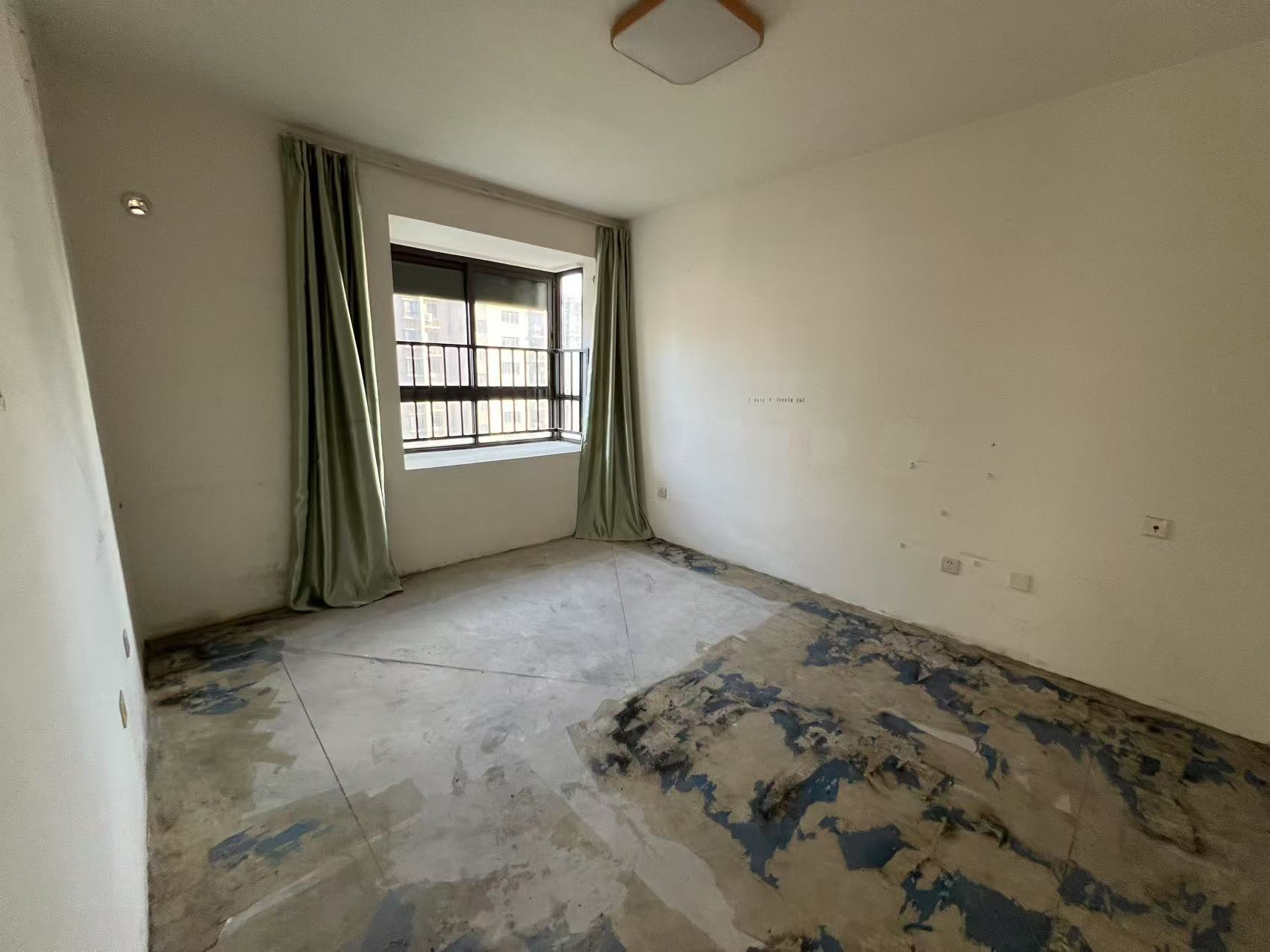 皇家花园北区 3室2厅1卫 119.00m&sup2;