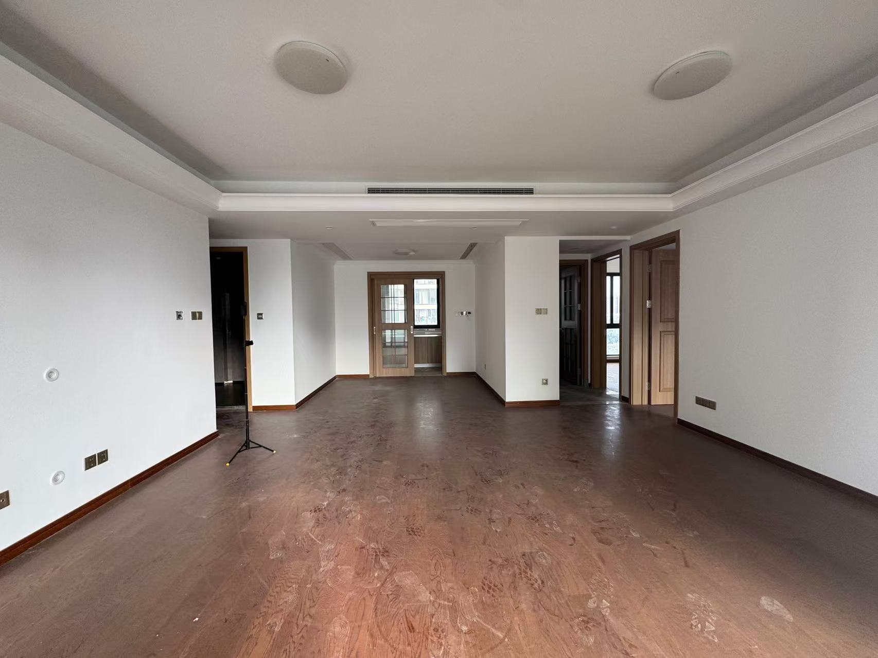 雍华府 3室2厅2卫 118m&sup2;