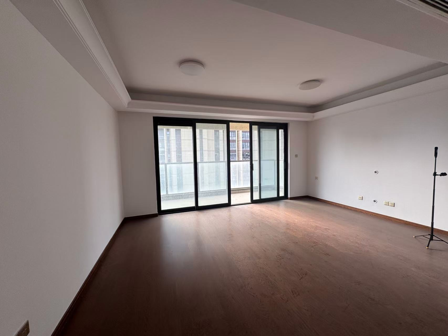 雍华府 3室2厅2卫 118m&sup2;