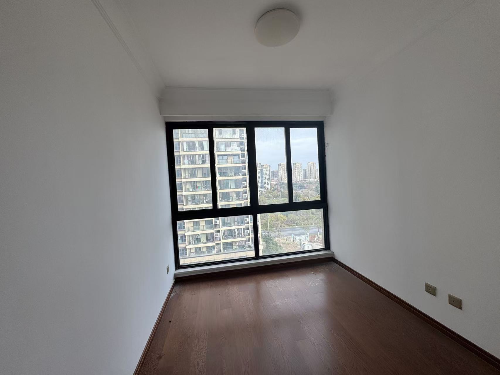 雍华府 3室2厅2卫 118m&sup2;