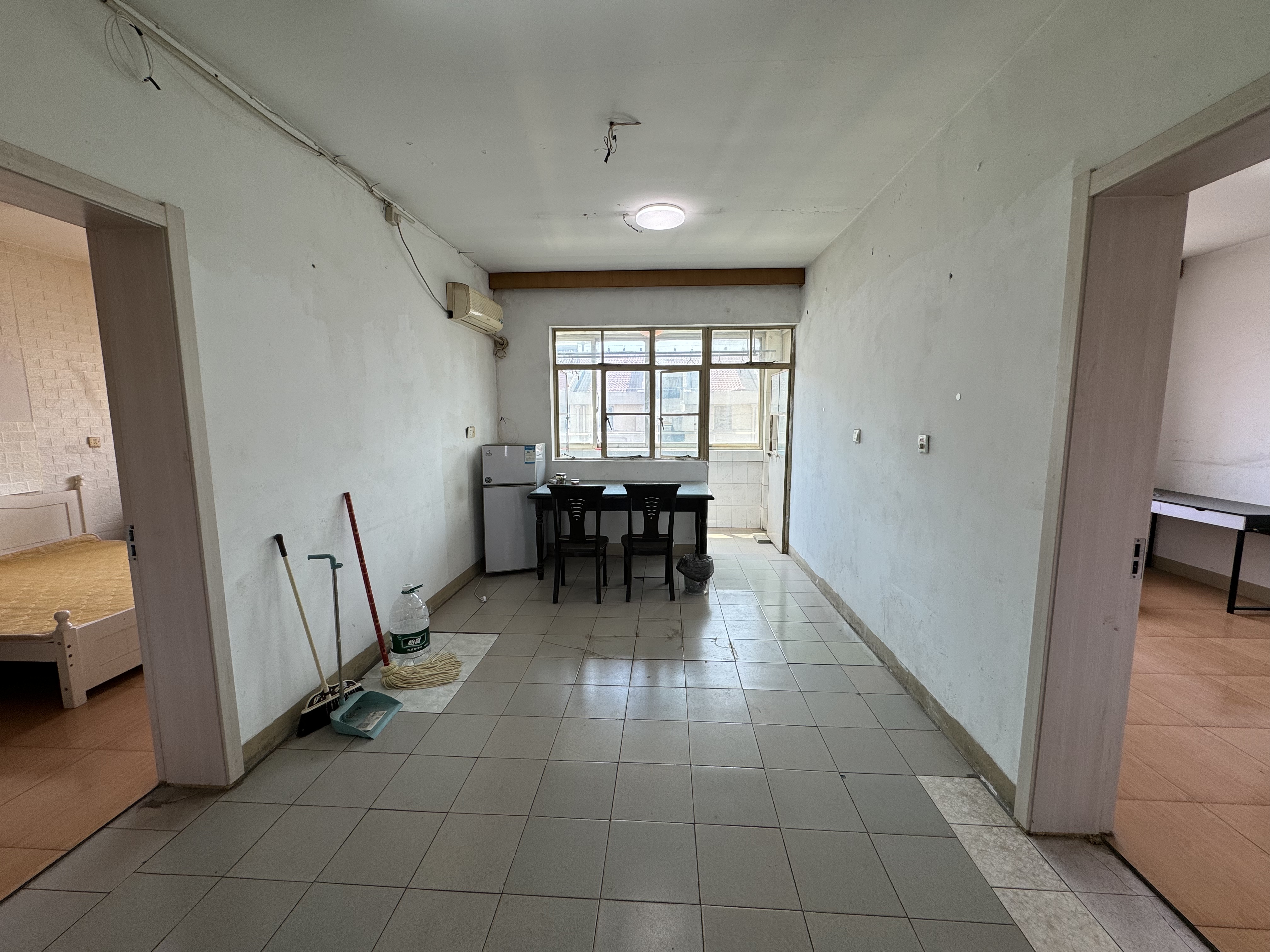 曙光社区 3室1厅1卫 90m²