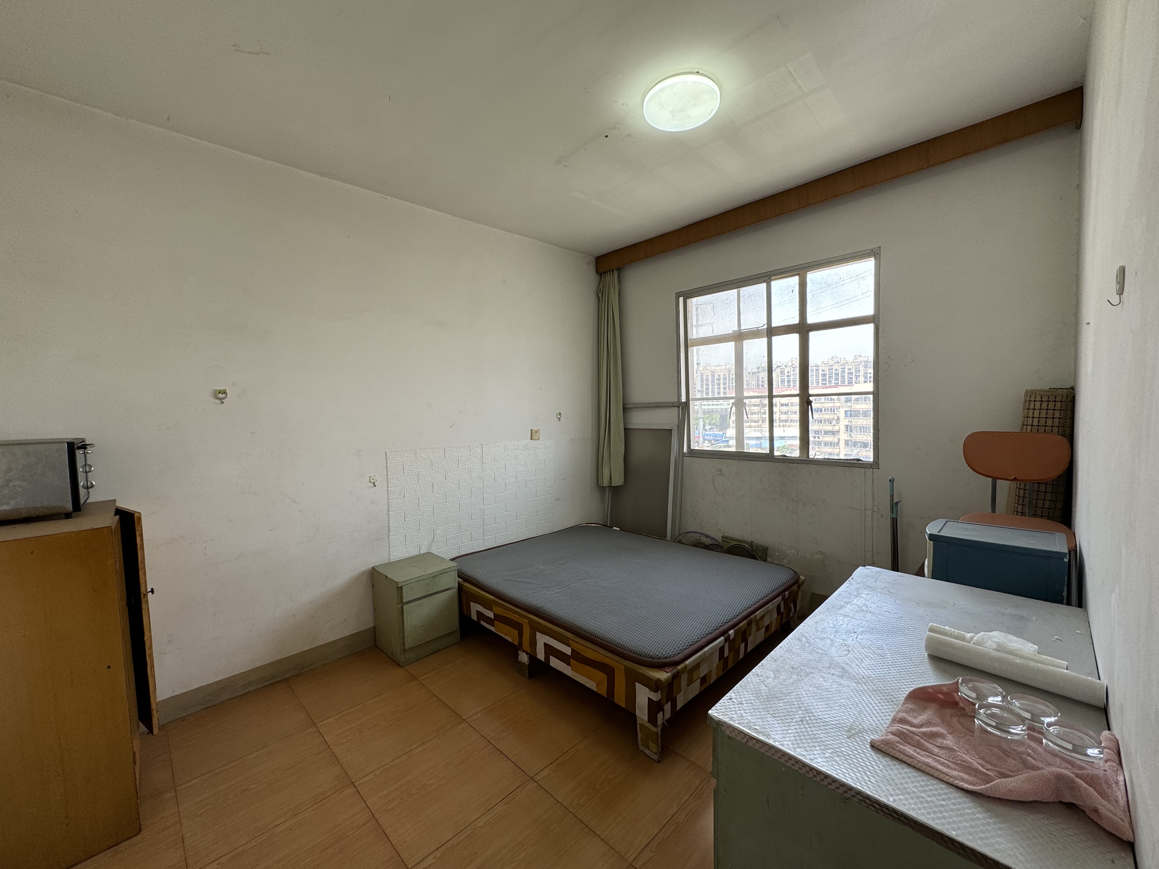曙光社区 3室1厅1卫 90m&sup2;