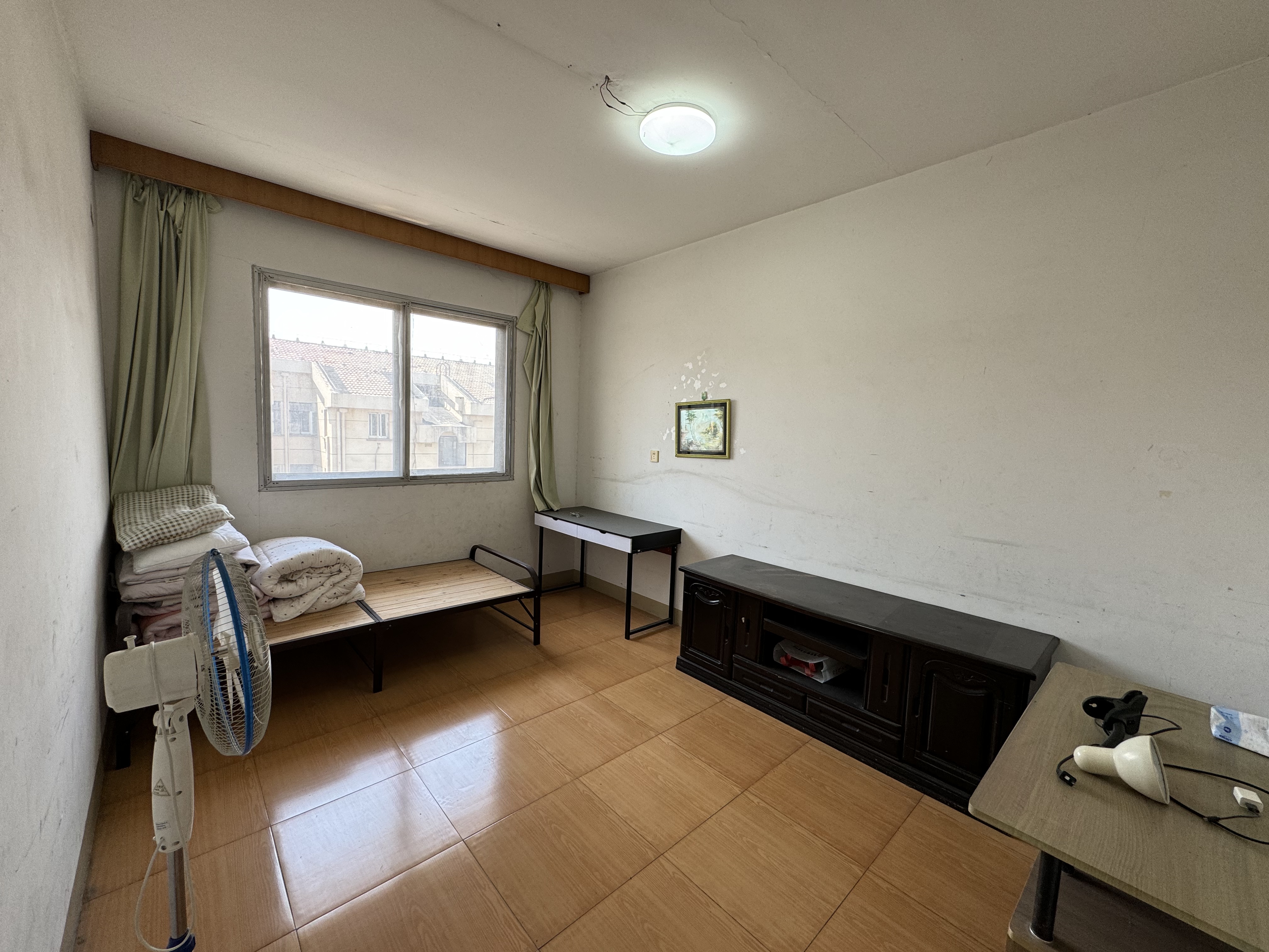 曙光社区 3室1厅1卫 90m&sup2;
