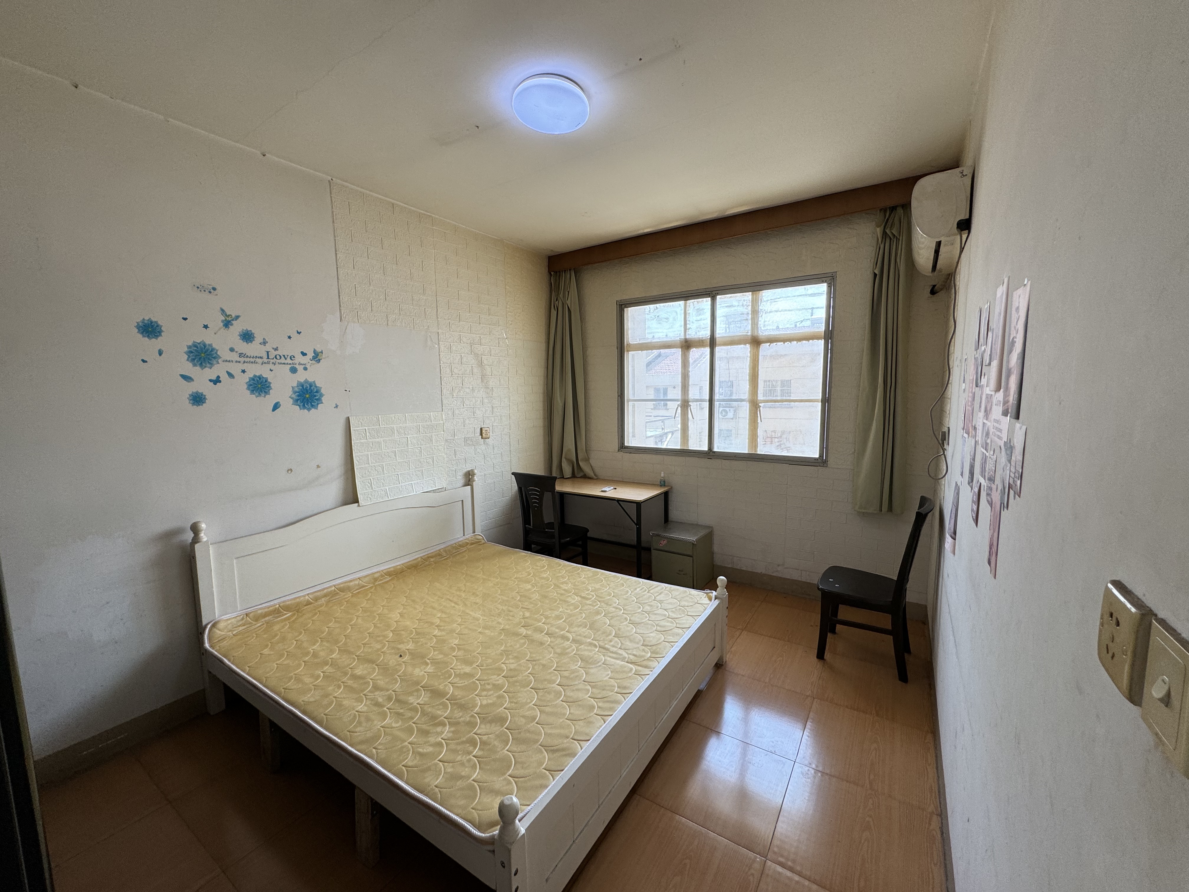 曙光社区 3室1厅1卫 90m&sup2;