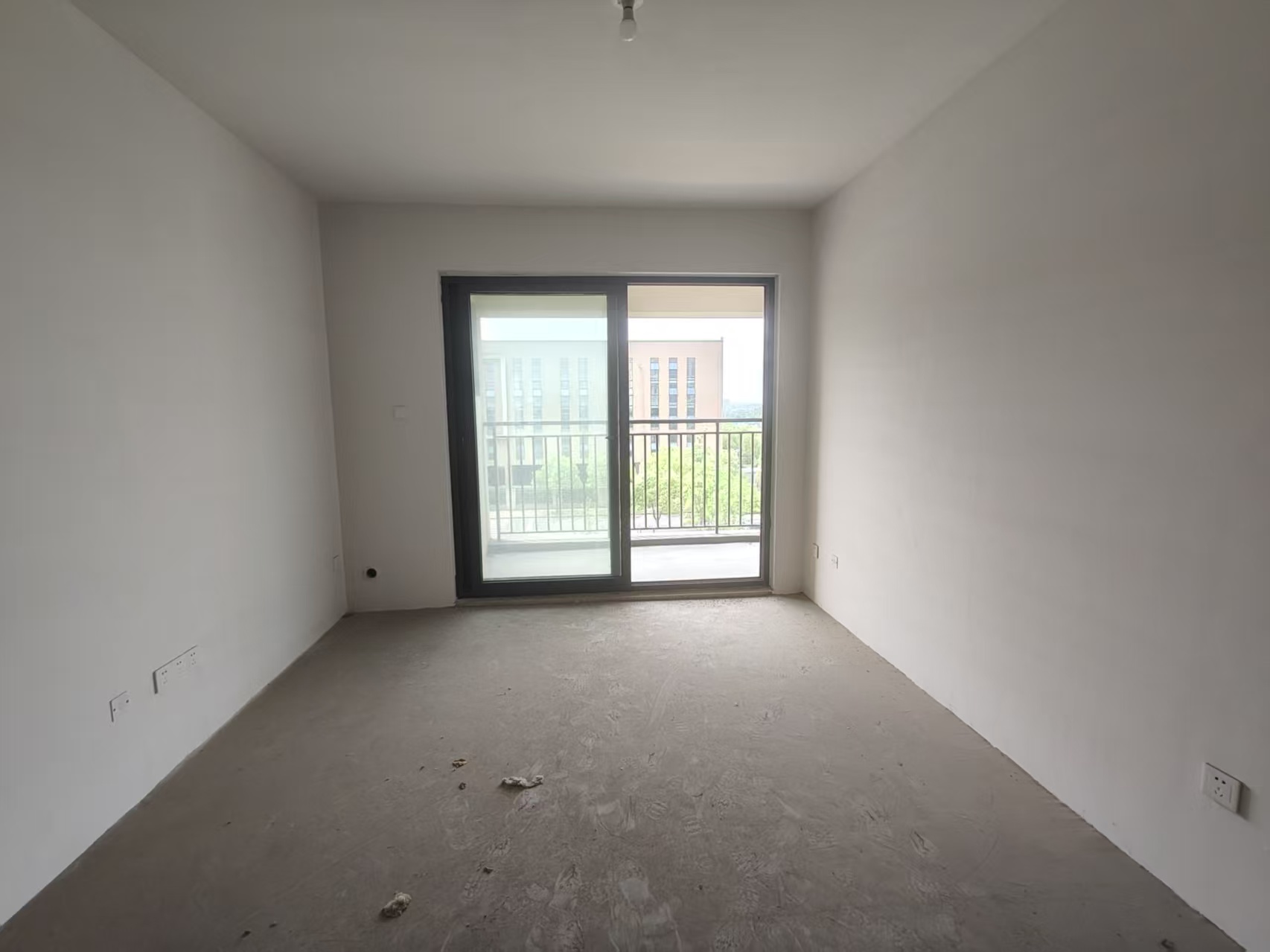 卓越华宸世纪 3室2厅2卫 102m²