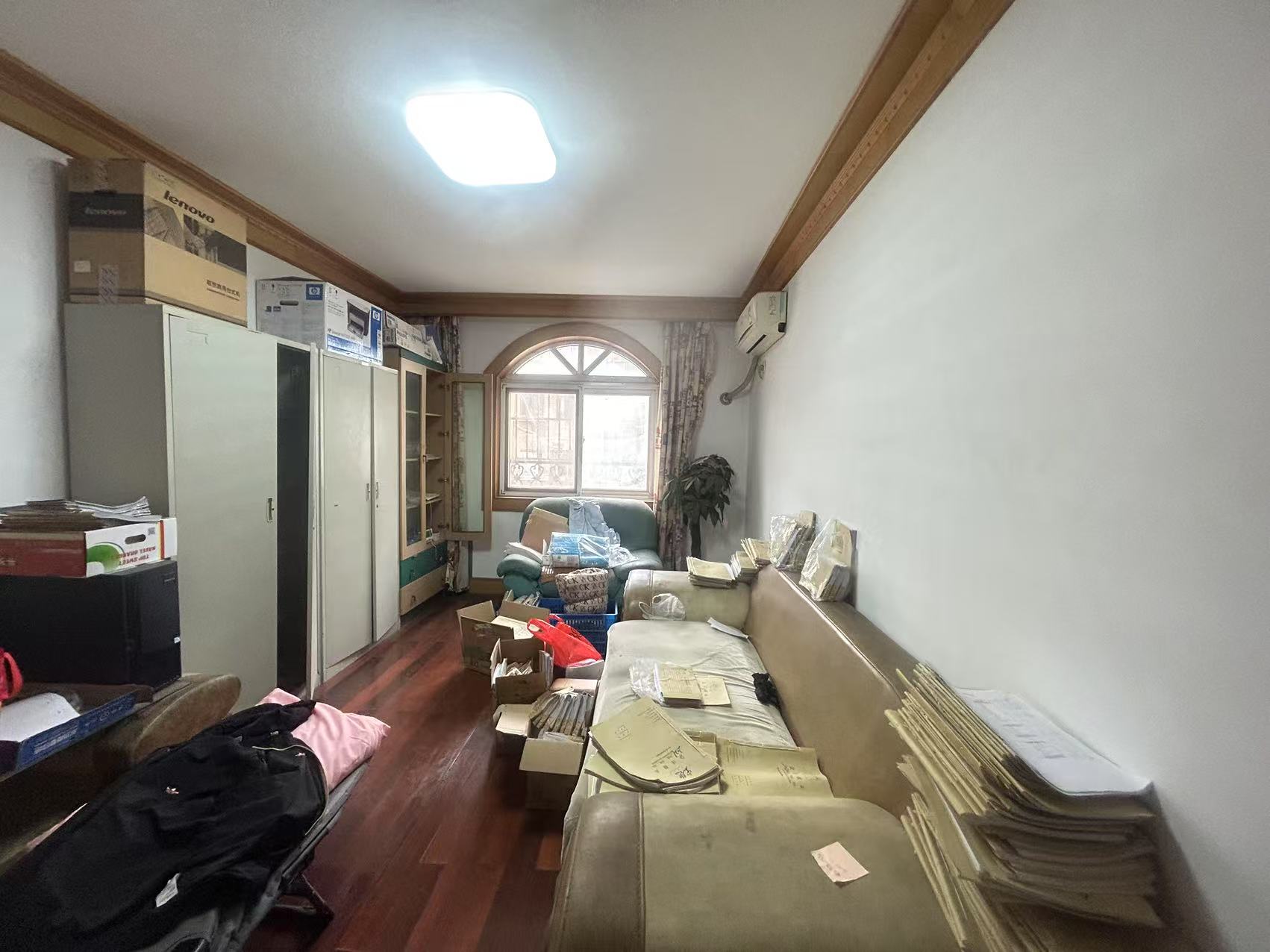 濠西园华迪小区 3室2厅2卫 135m&sup2;