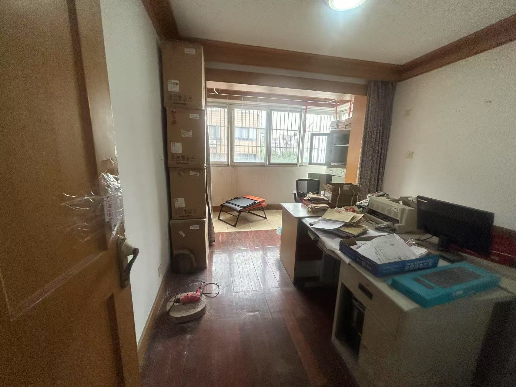 濠西园华迪小区 3室2厅2卫 135m&sup2;