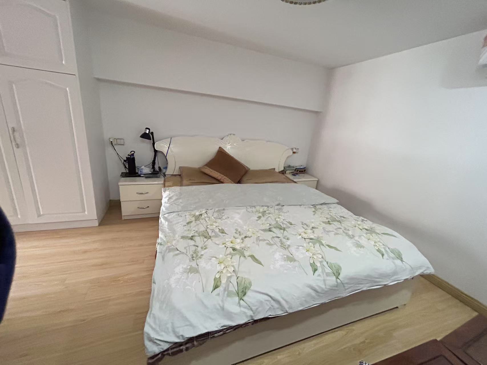 纽约时代 3室2厅1卫 59.56m&sup2;
