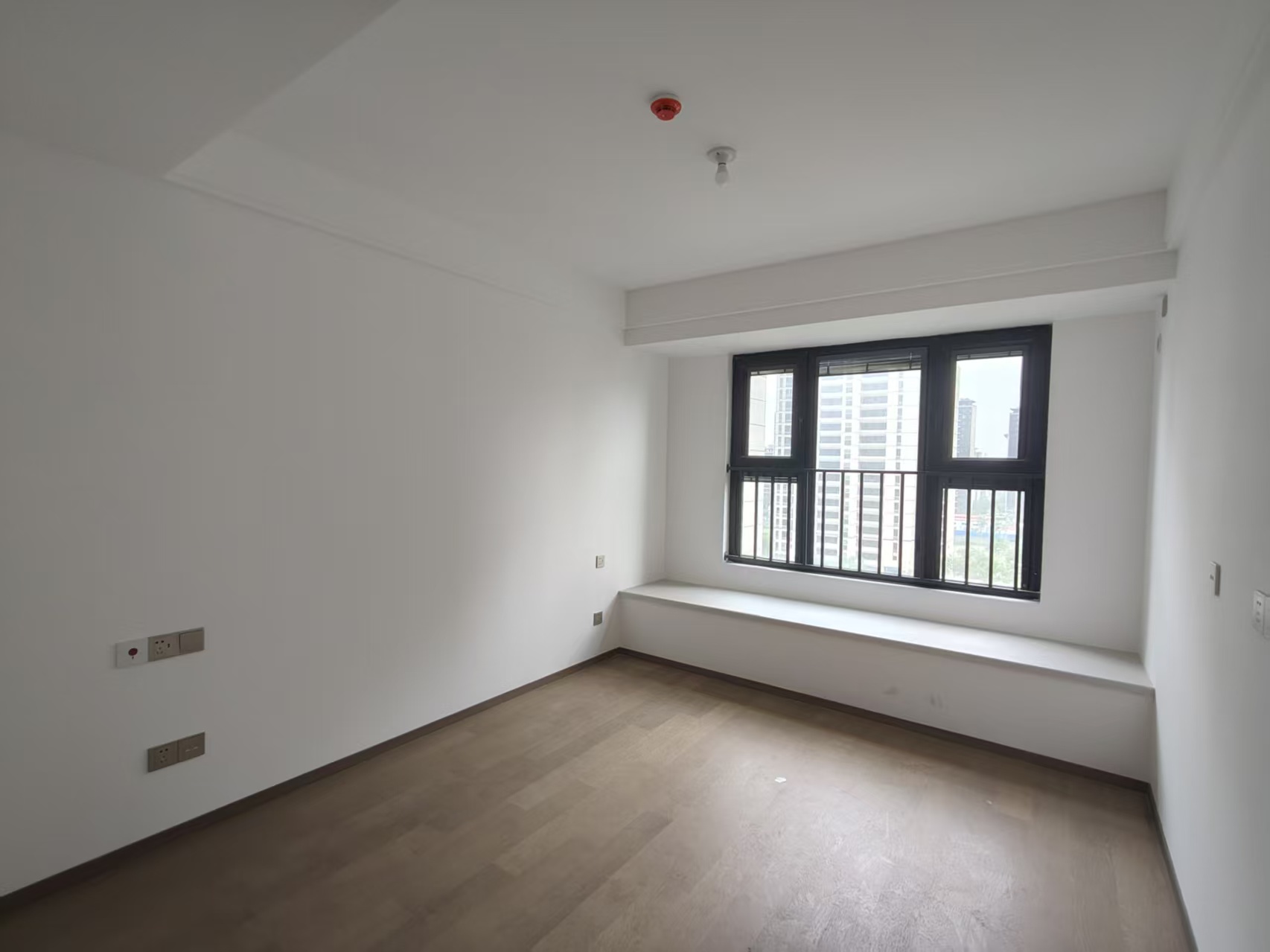 华禧铭苑 3室2厅1卫 103.57m&sup2;