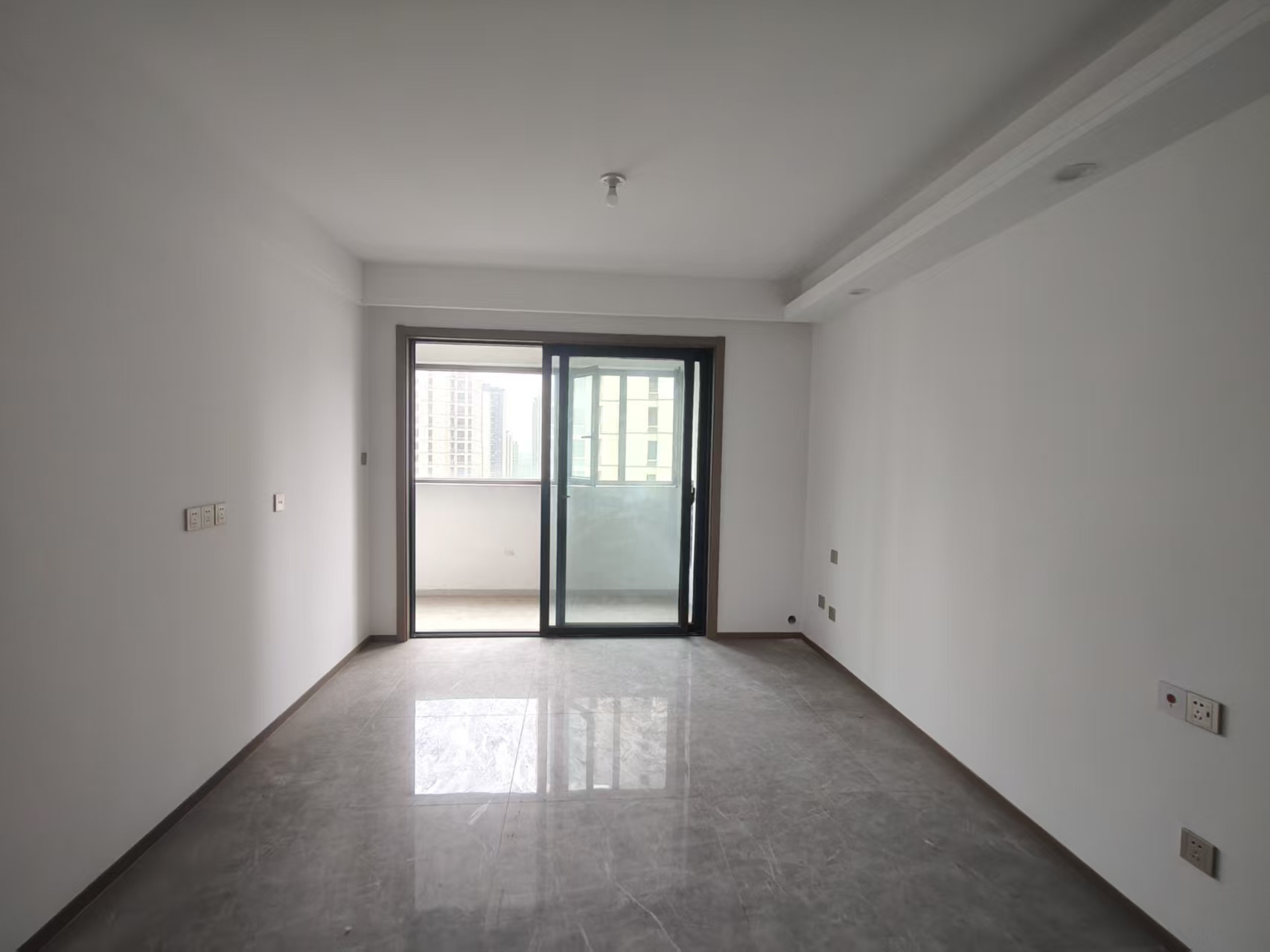 华禧铭苑 3室2厅1卫 103.57m&sup2;