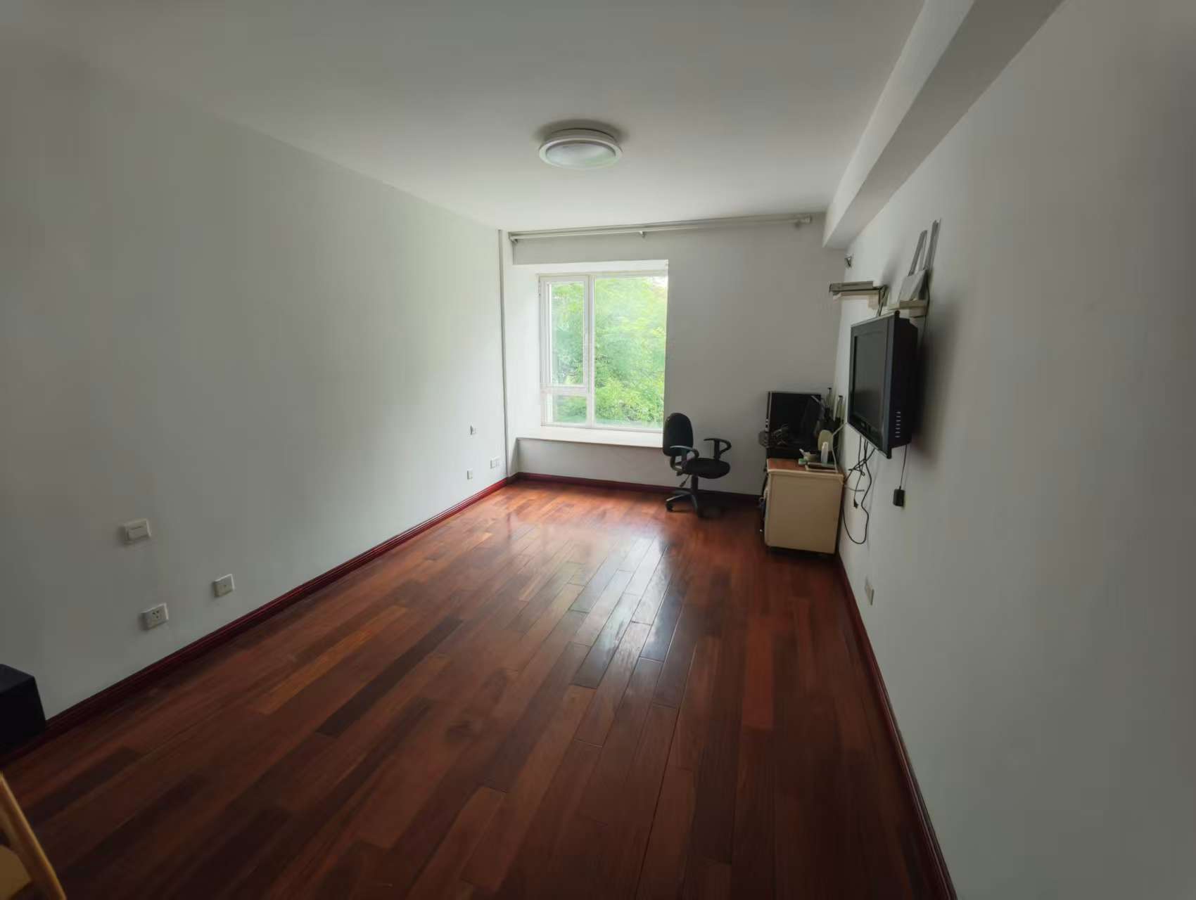 江海名苑南区 4室2厅2卫 170.00m&sup2;