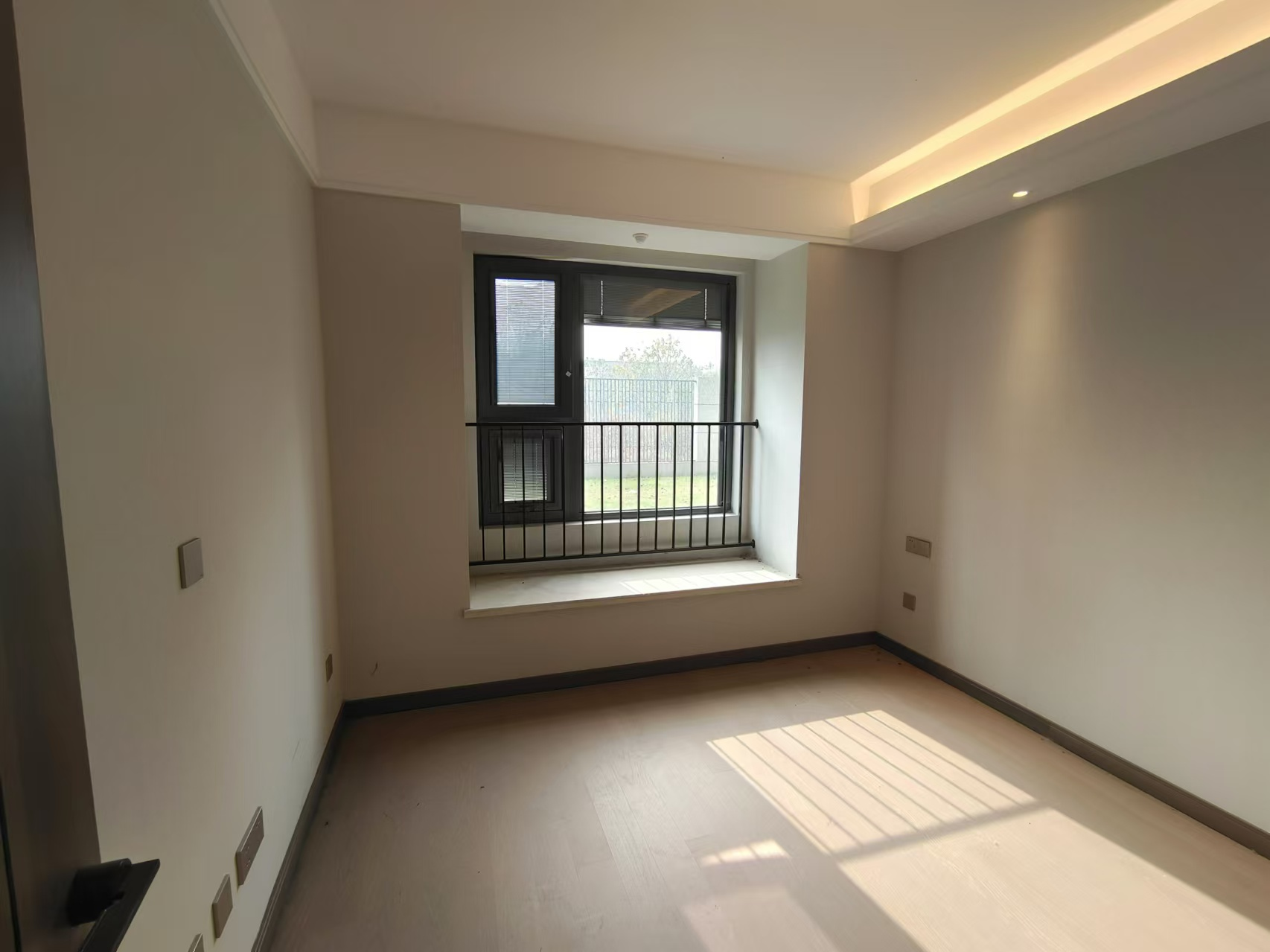 北纬31度 3室2厅1卫 110m&sup2;