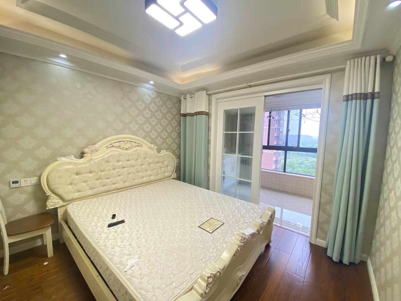 万濠星城 4室2厅1卫 142.37m&sup2;