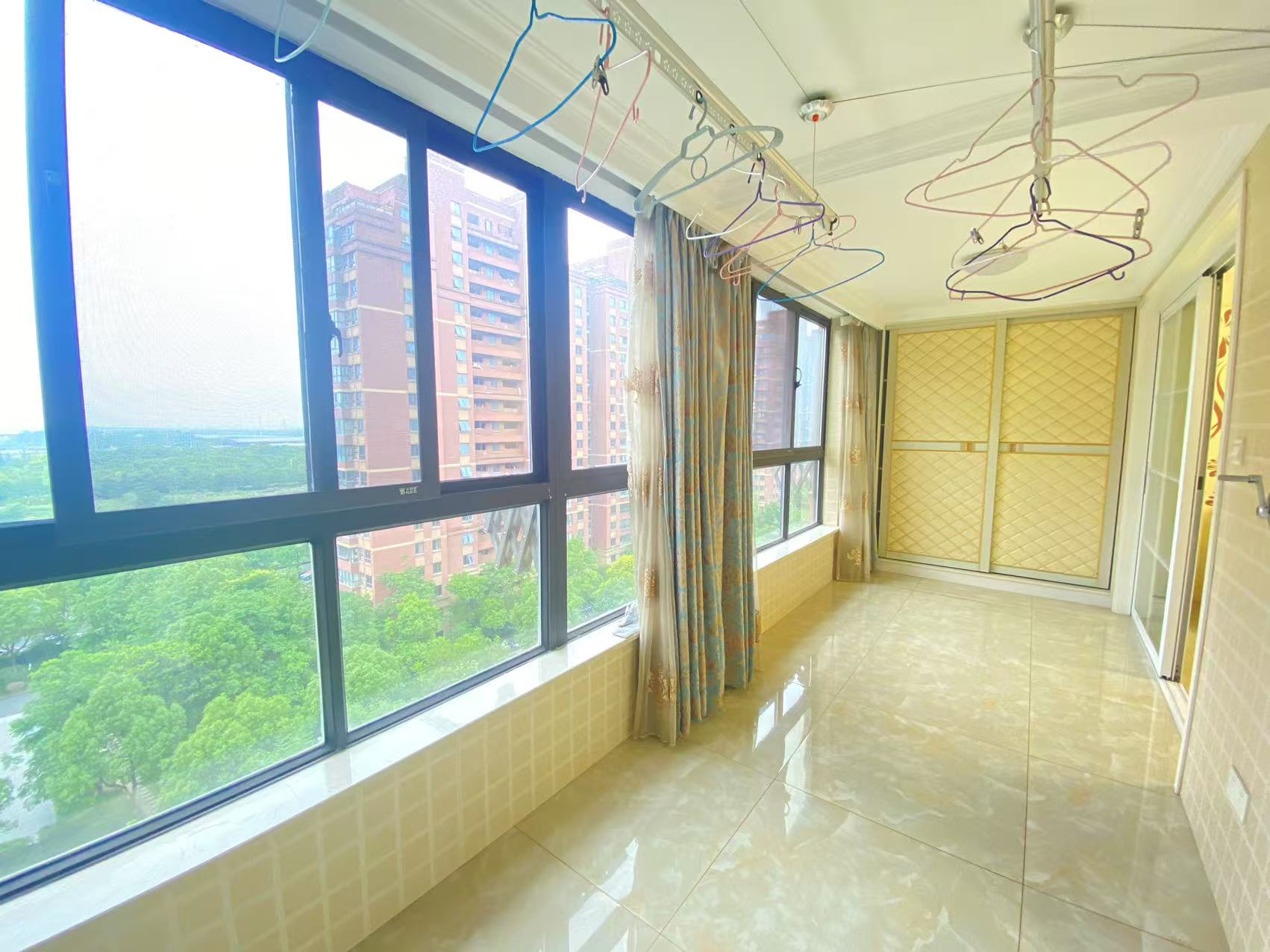 万濠星城 4室2厅1卫 142.37m&sup2;