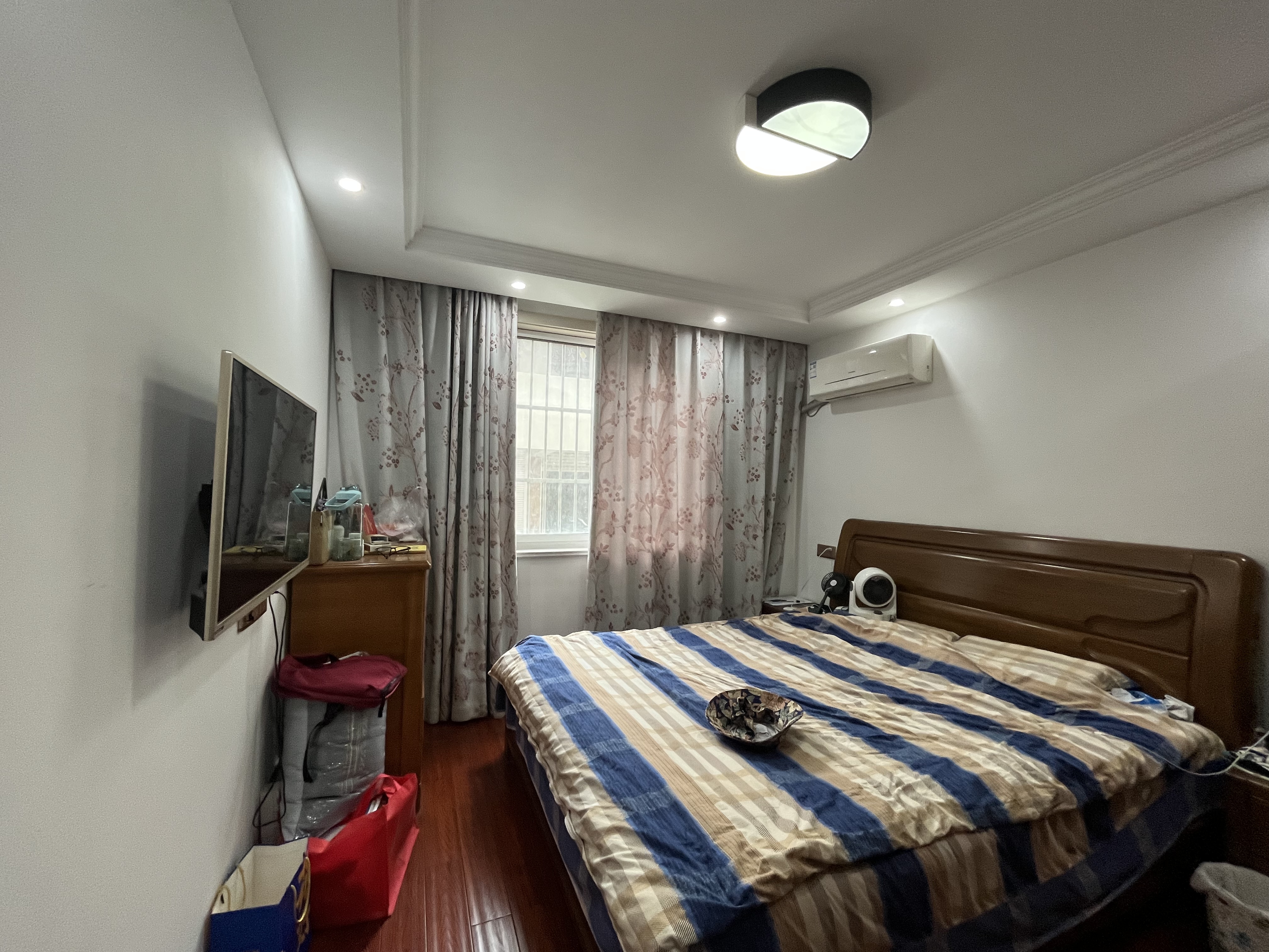 姚港路22号 3室2厅2卫 124.64m&sup2;