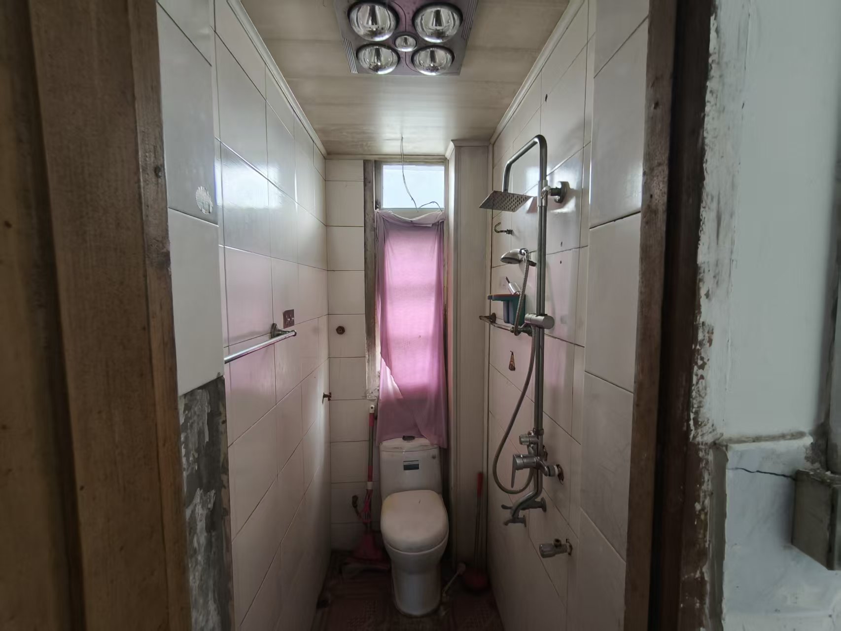 金和小区 1室1厅1卫 33m&sup2;