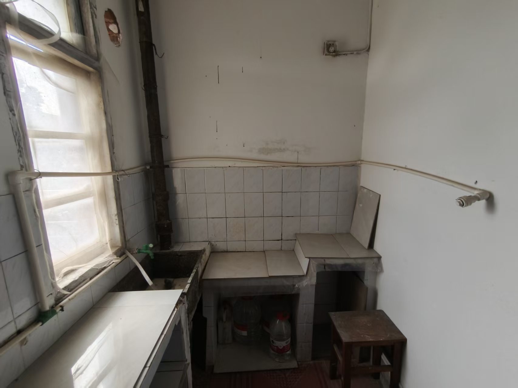 金和小区 1室1厅1卫 33m&sup2;