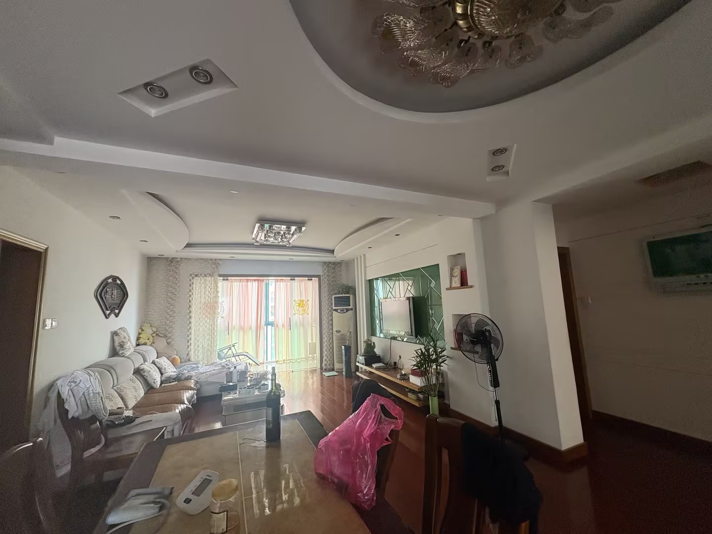 和睦小区 3室2厅2卫 135m²