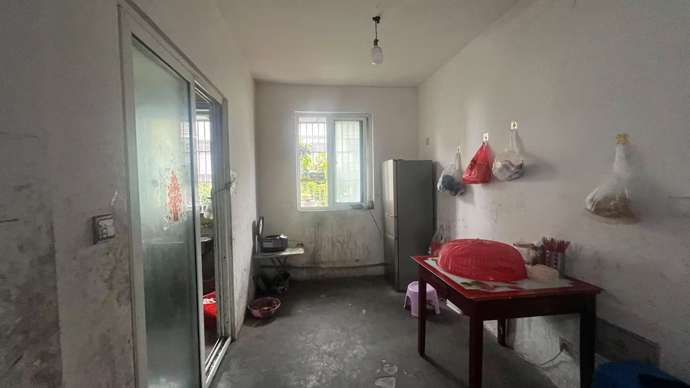 华山花苑四期 3室2厅2卫 125m²
