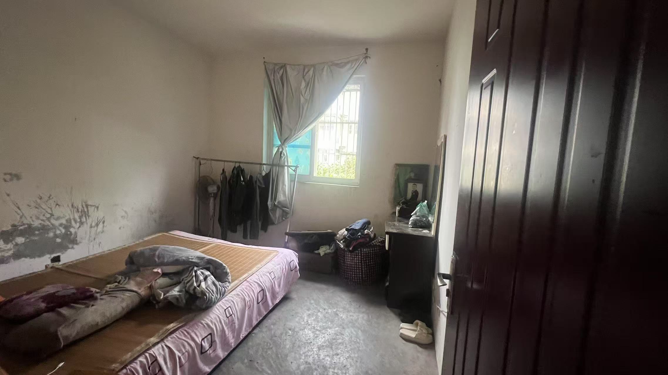 华山花苑四期 3室2厅2卫 125m&sup2;