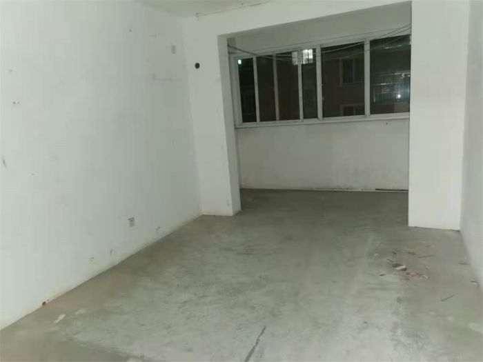 滨江花园 3室2厅1卫 130m&sup2;