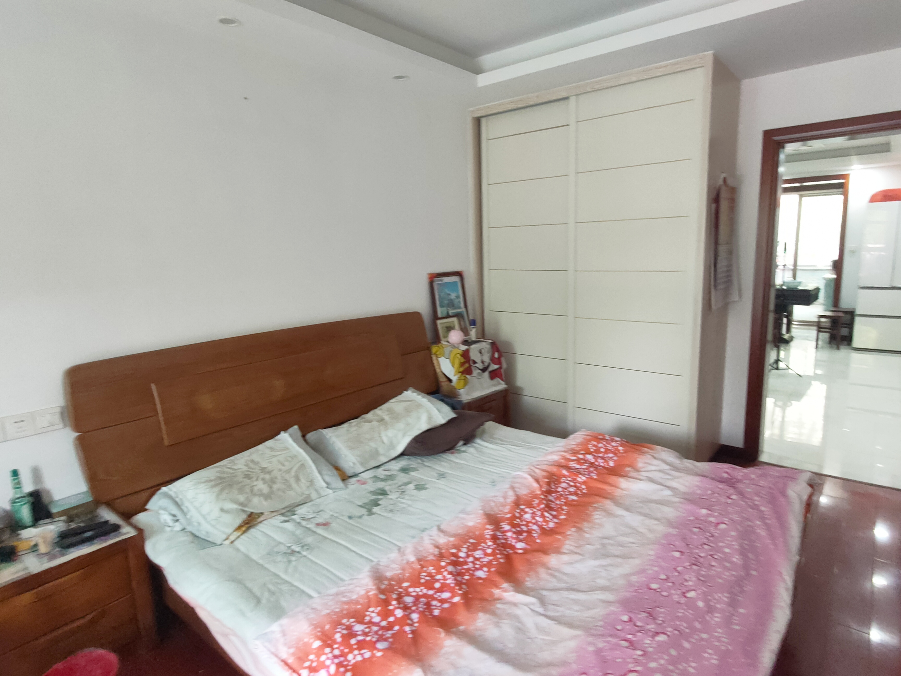 三里墩花苑三期 3室1厅1卫 130m&sup2;