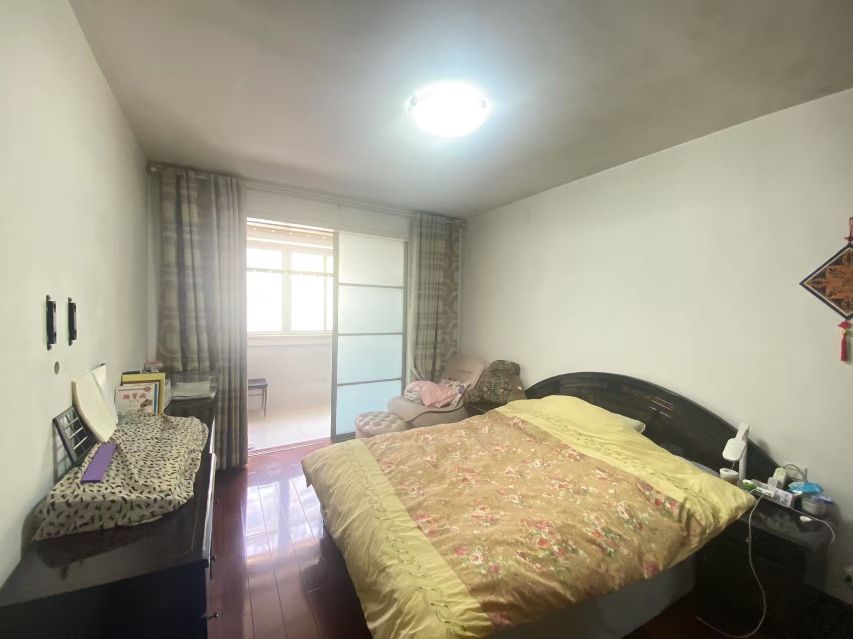春晖花园 3室2厅1卫 136m&sup2;