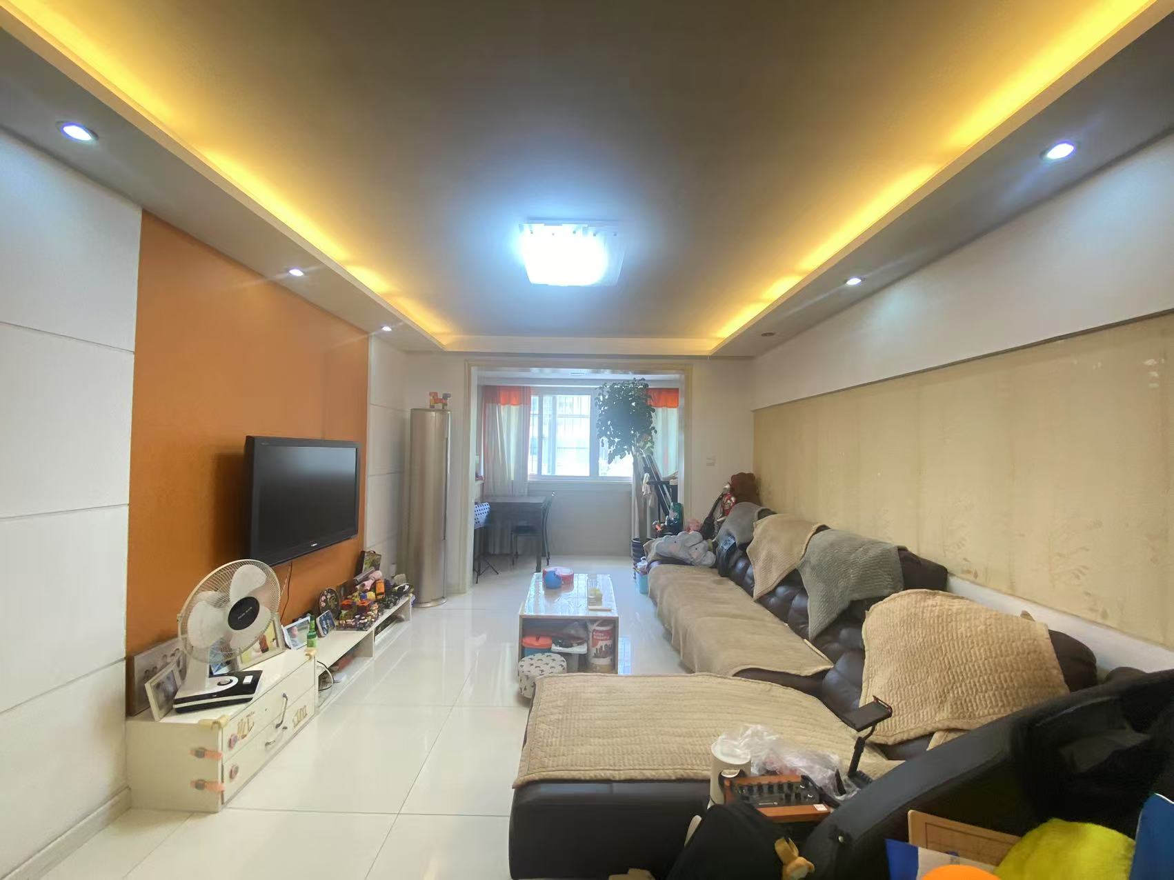 春晖花园 3室2厅1卫 136m&sup2;