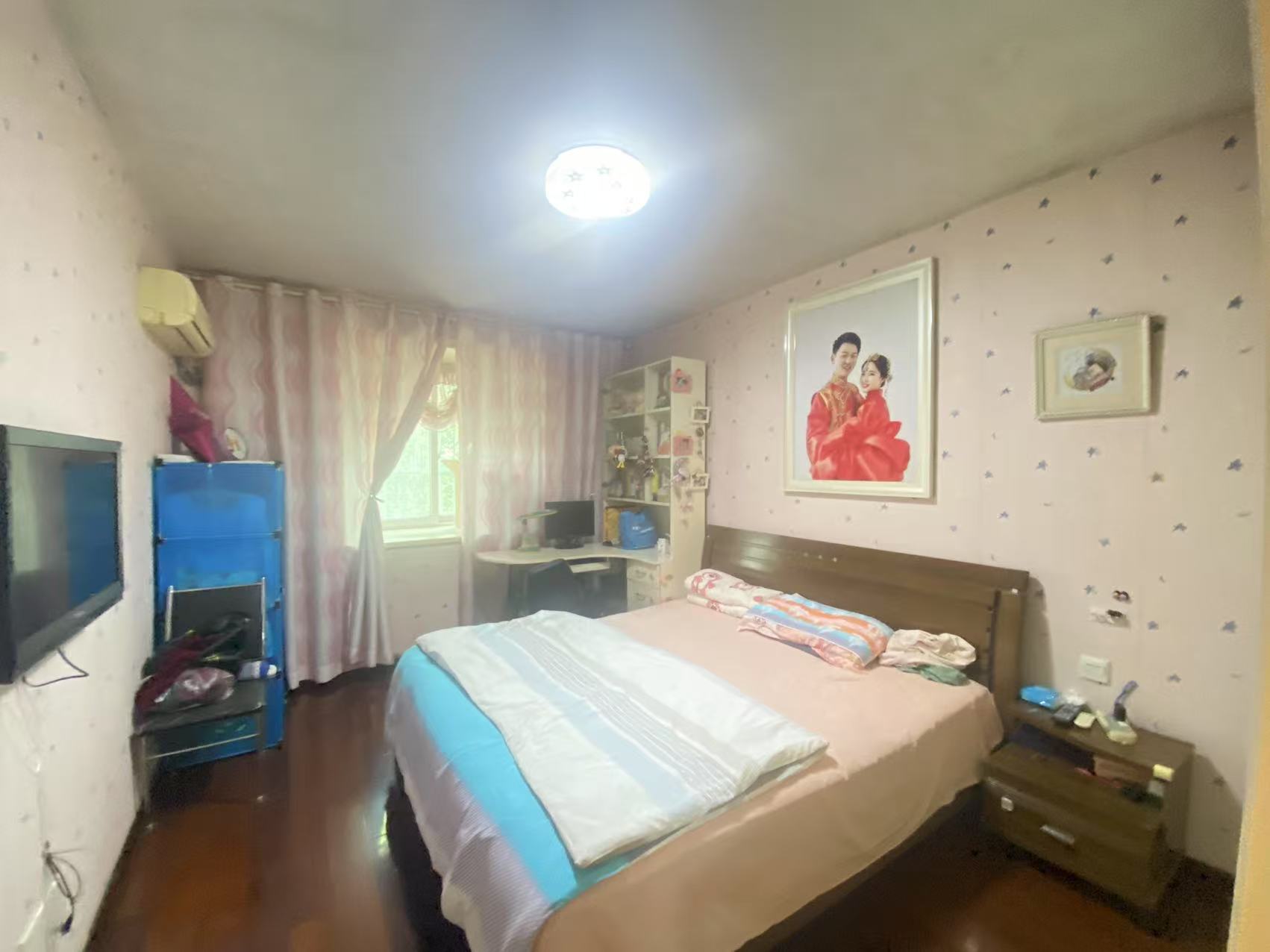 春晖花园 3室2厅1卫 136m&sup2;