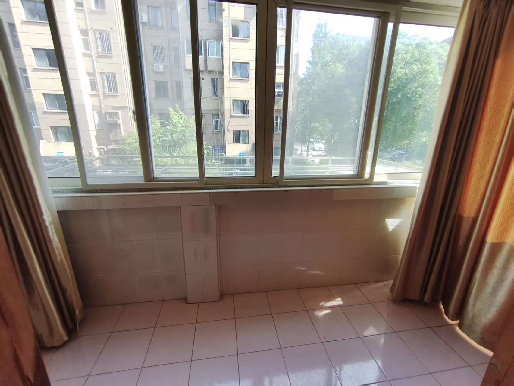 海港新村 1室1厅1卫 46m&sup2;