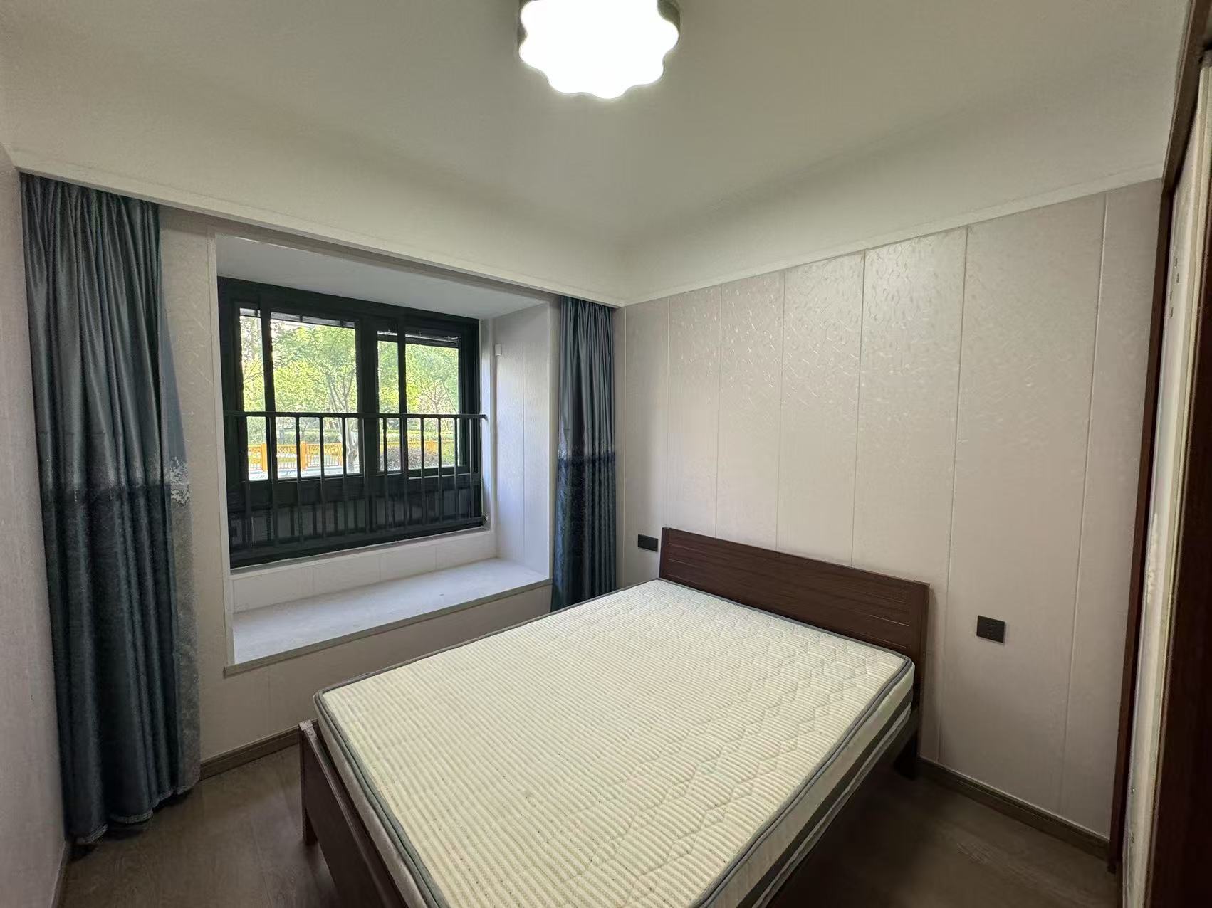 万科翡翠东第 3室2厅2卫 130.92m&sup2;