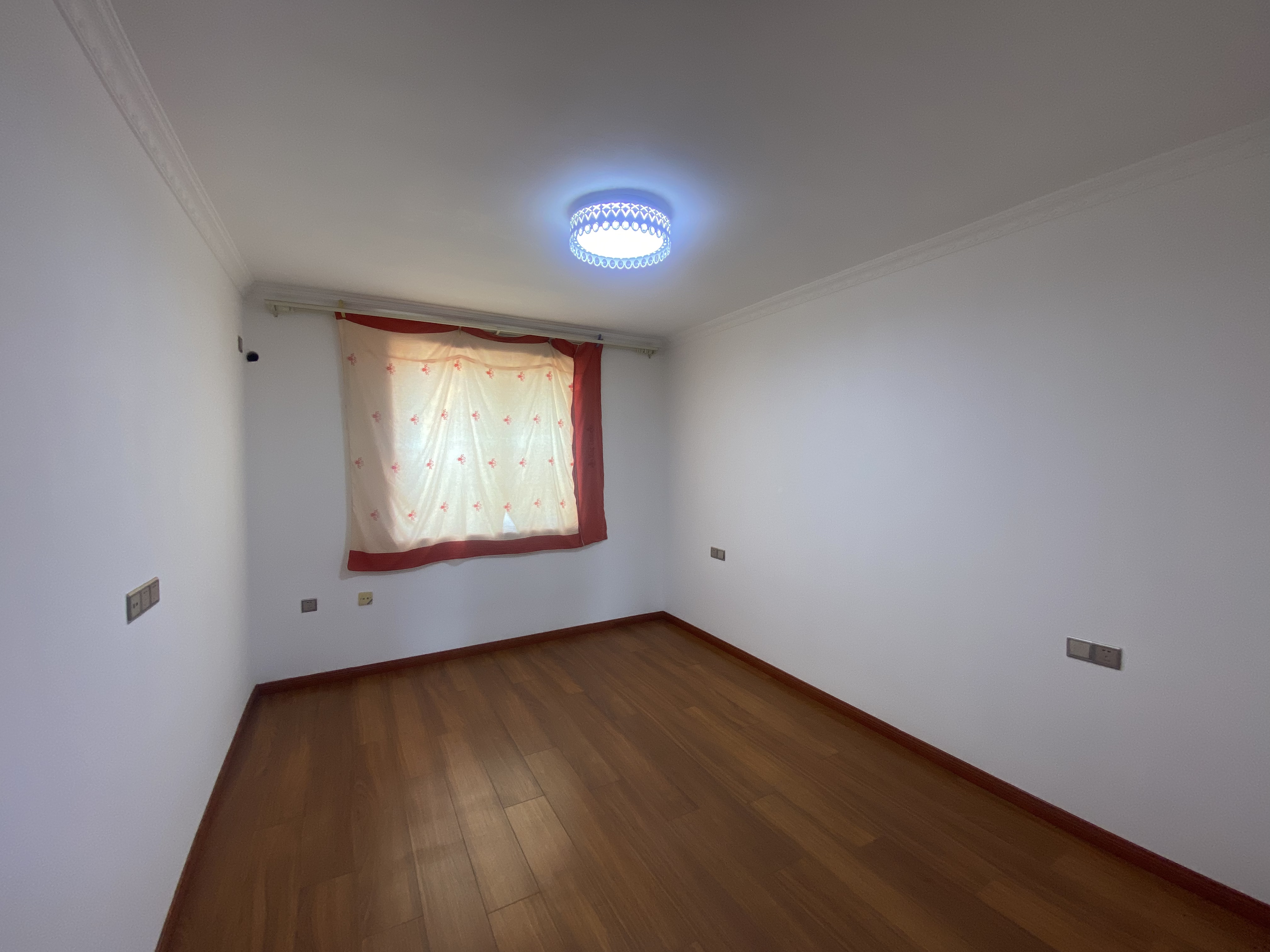 越江新村 3室2厅1卫 71m&sup2;
