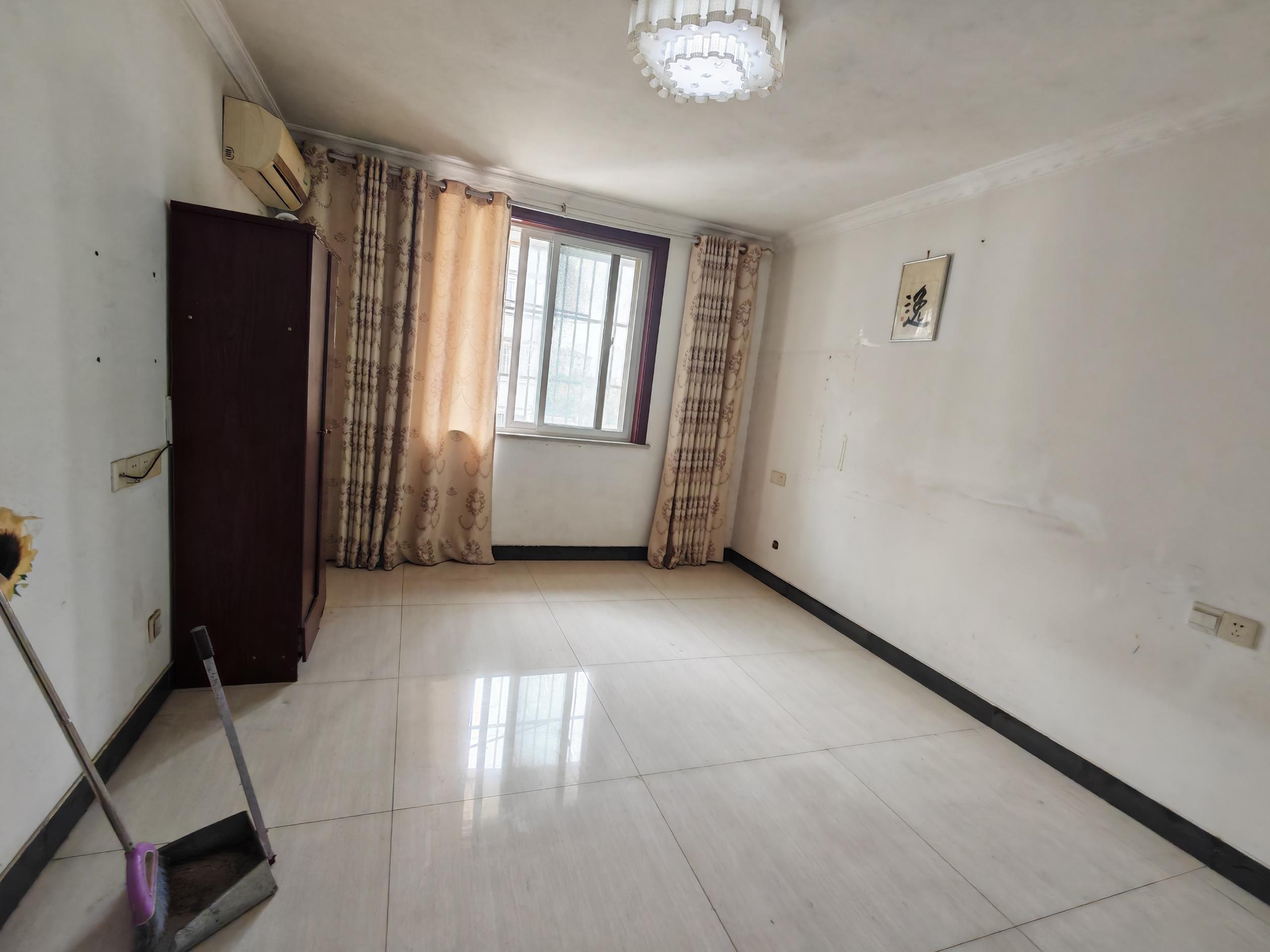 天山花苑西区 2室2厅1卫 74.6m&sup2;