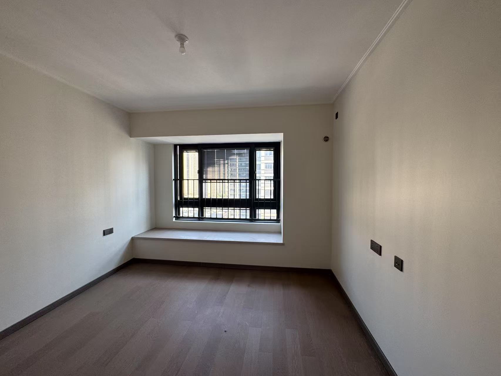 万科翡翠东第 4室2厅2卫 149.9m&sup2;