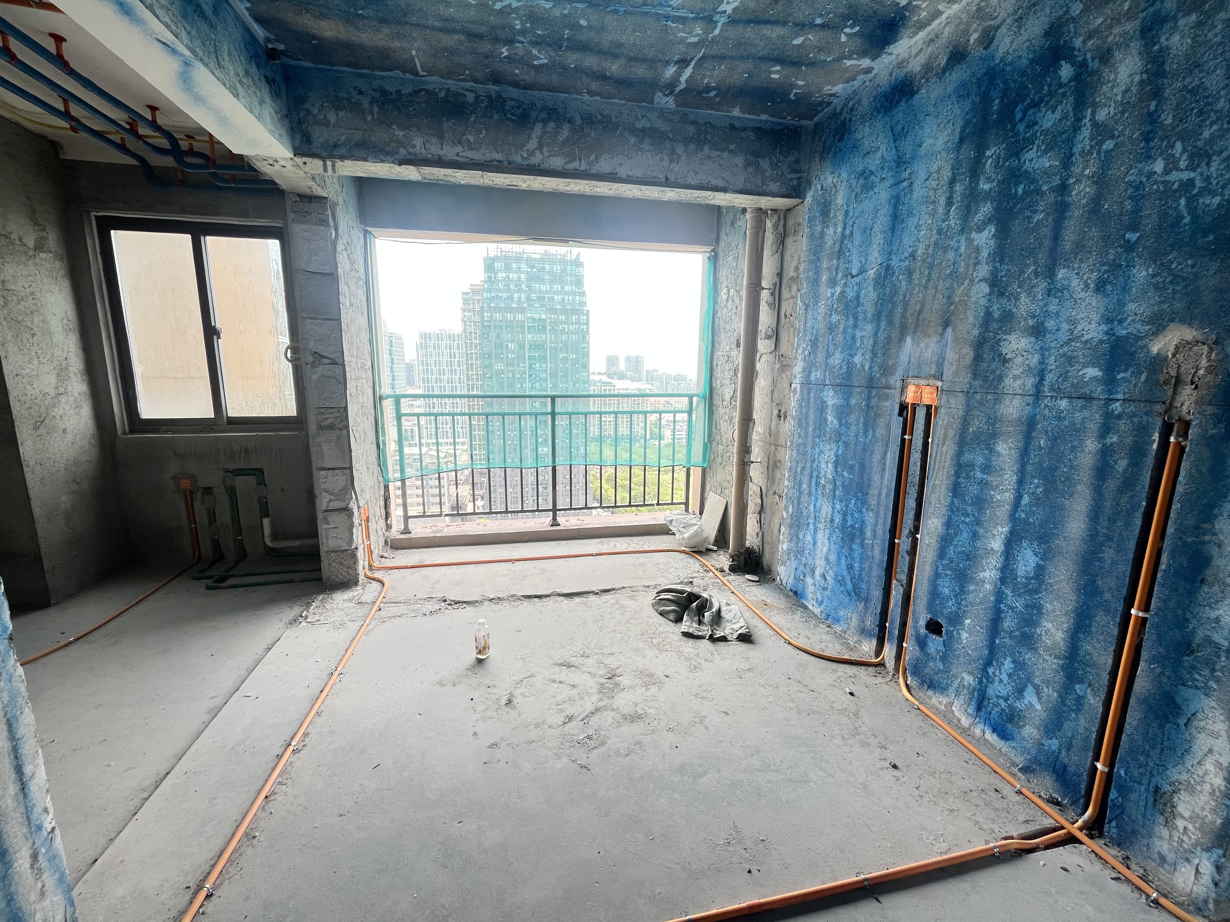华强城 3室2厅1卫 112m²