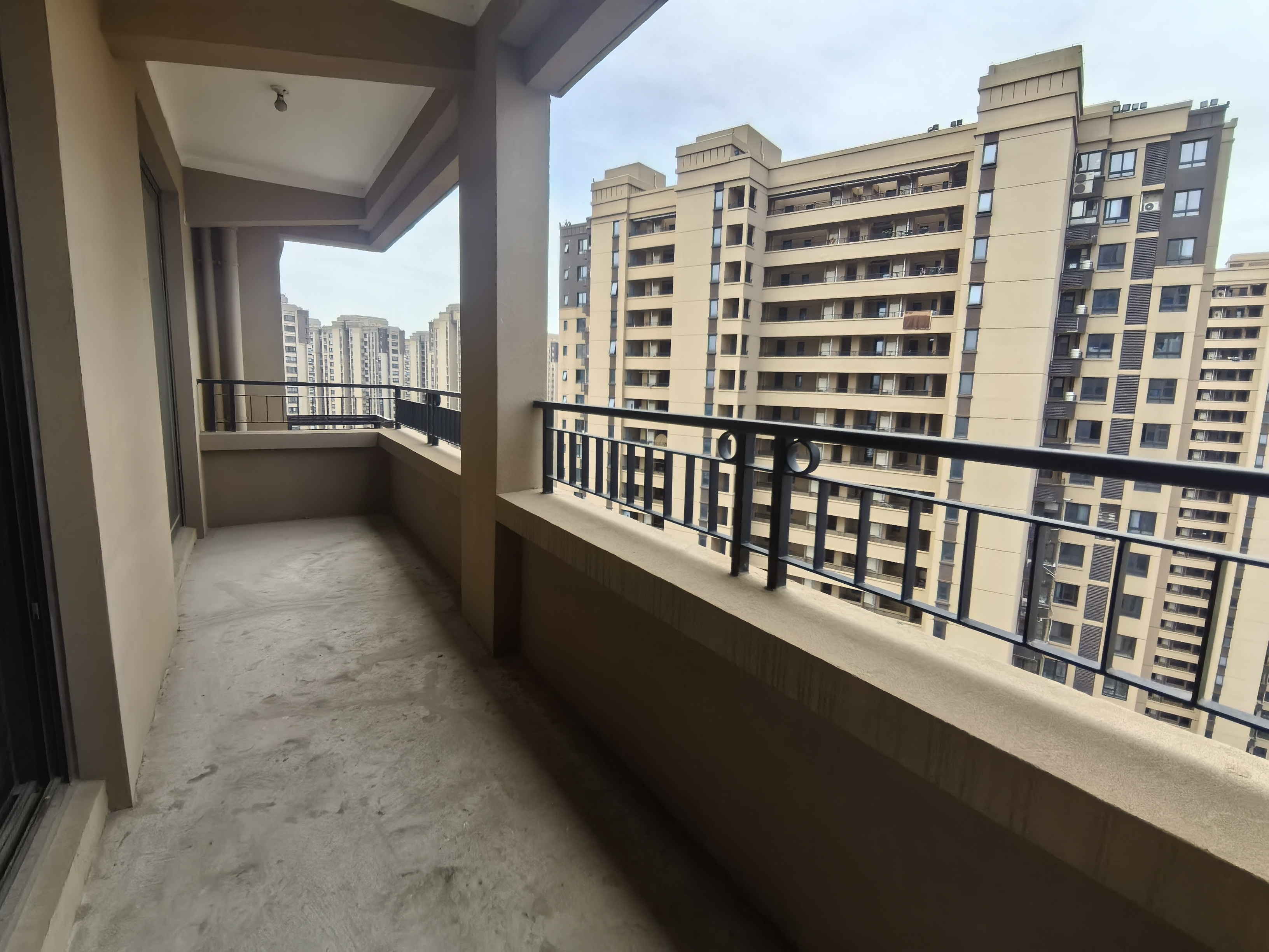 保利香槟国际 4室2厅2卫 155.00m&sup2;