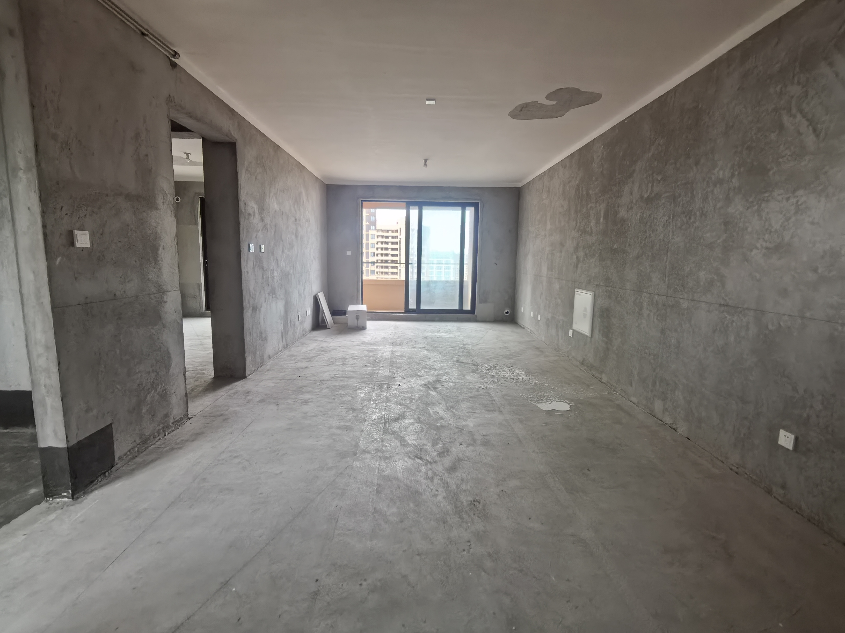 保利香槟国际 4室2厅2卫 155.00m²