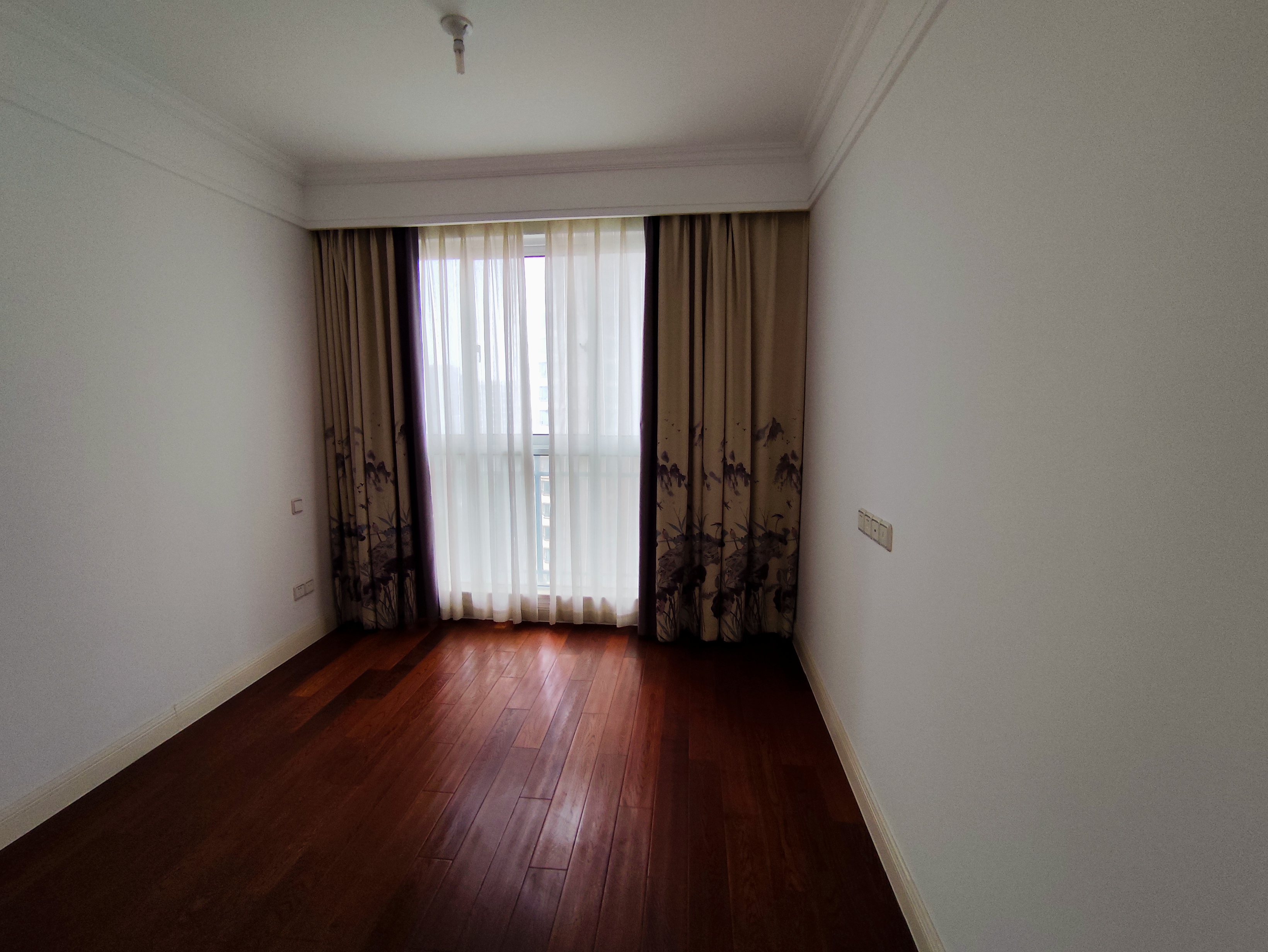 中南世纪花城三期 4室2厅2卫 140.58m&sup2;
