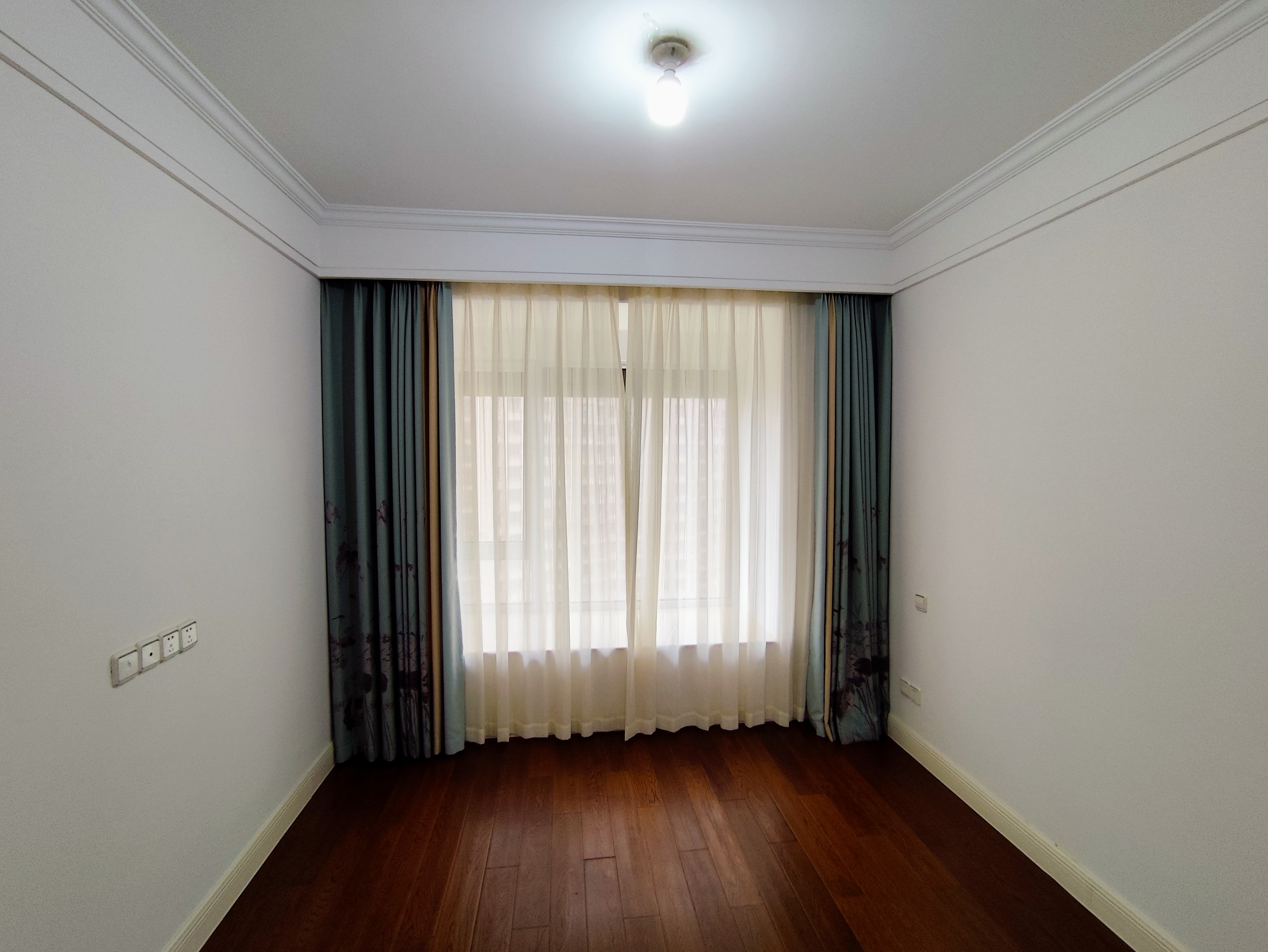 中南世纪花城三期 4室2厅2卫 140.58m&sup2;