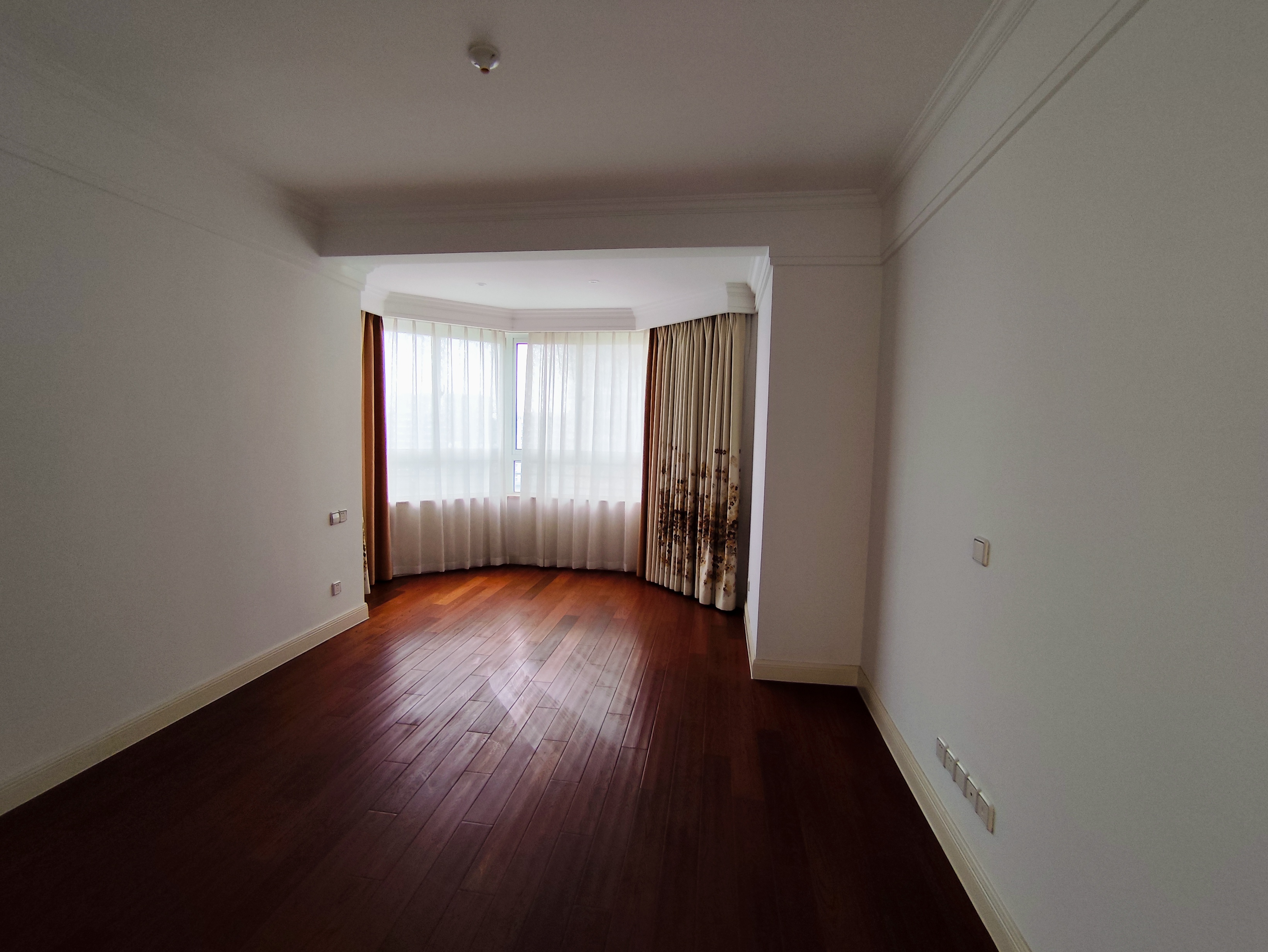 中南世纪花城三期 4室2厅2卫 140.58m&sup2;