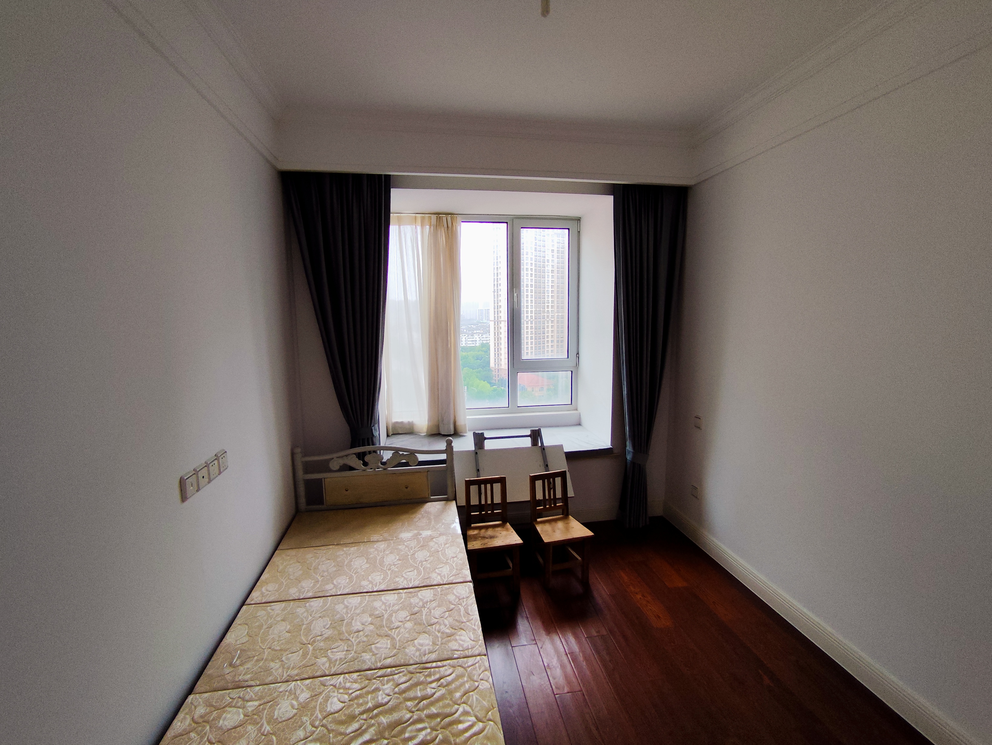 中南世纪花城三期 4室2厅2卫 140.58m&sup2;