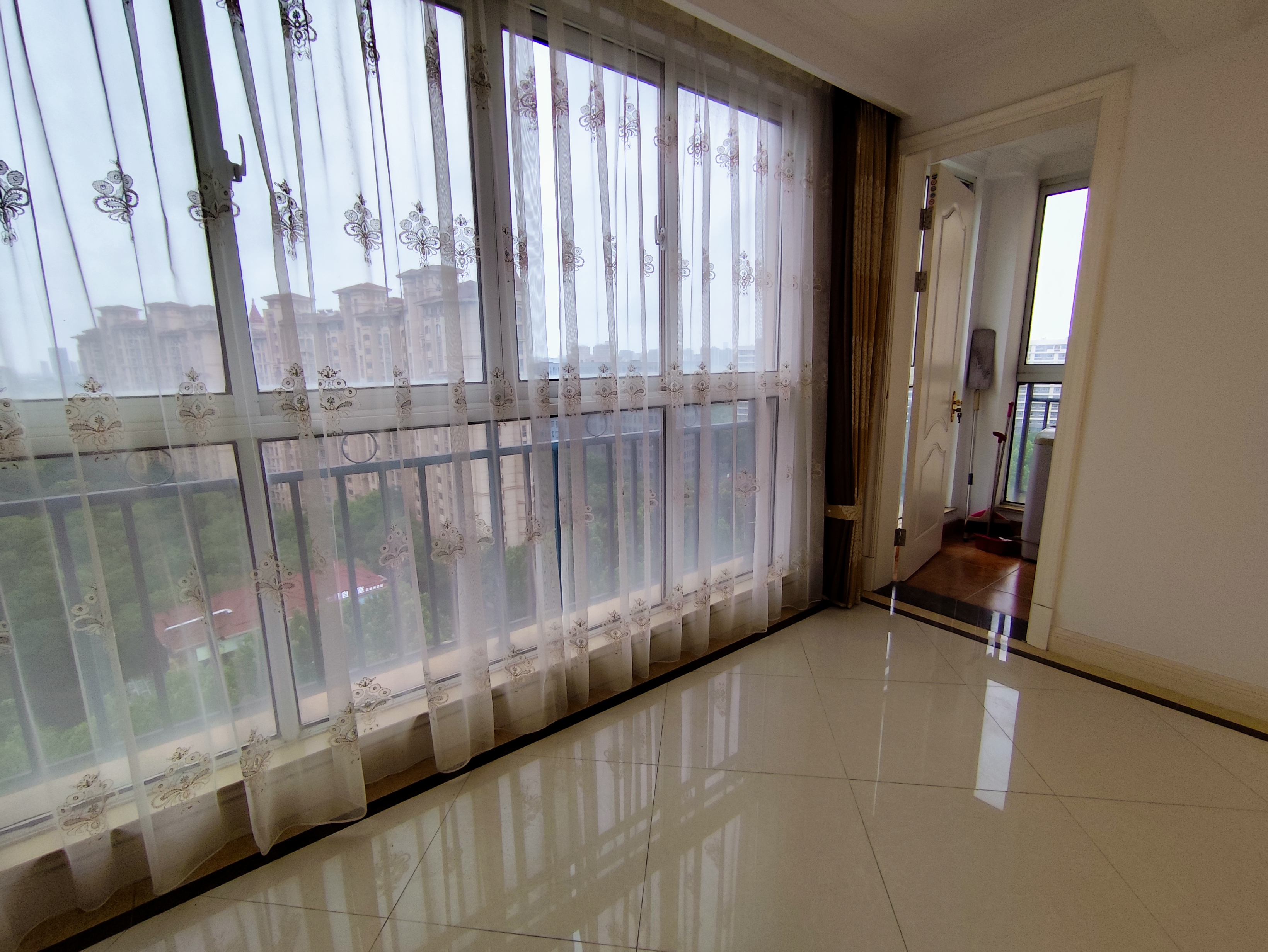 中南世纪花城三期 4室2厅2卫 140.58m&sup2;