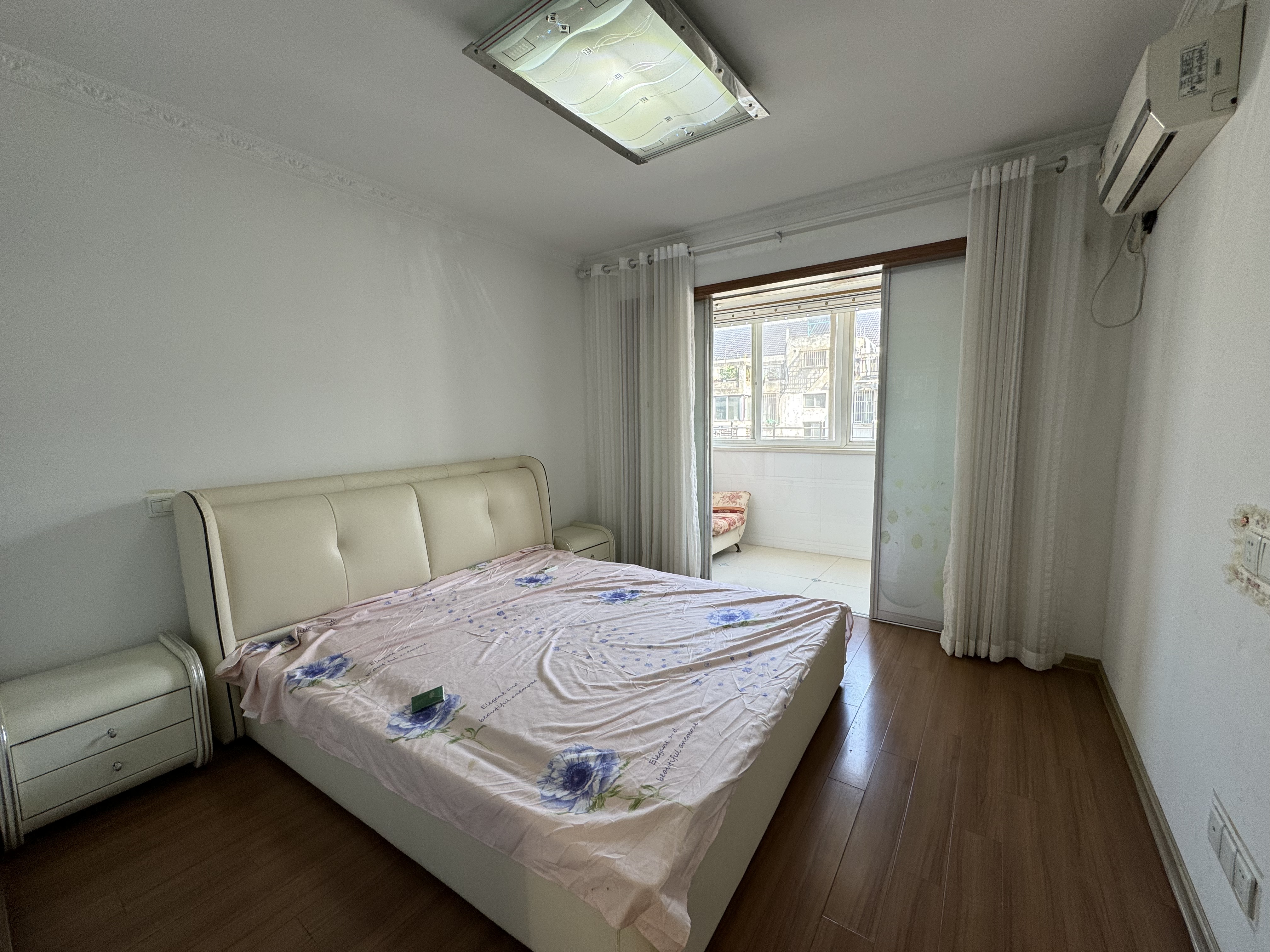 公园一村 4室2厅1卫 85m&sup2;