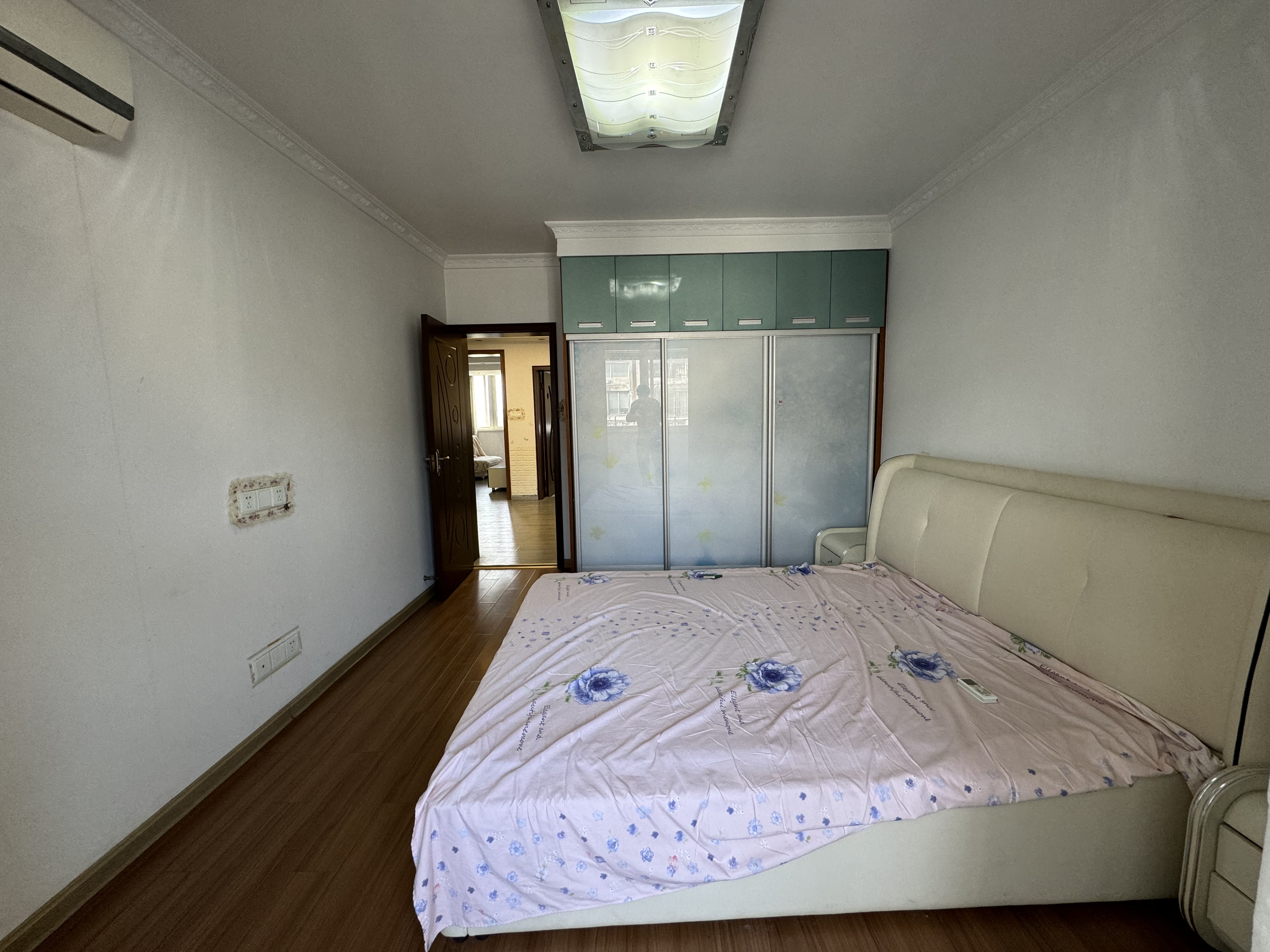 公园一村 4室2厅1卫 85m&sup2;