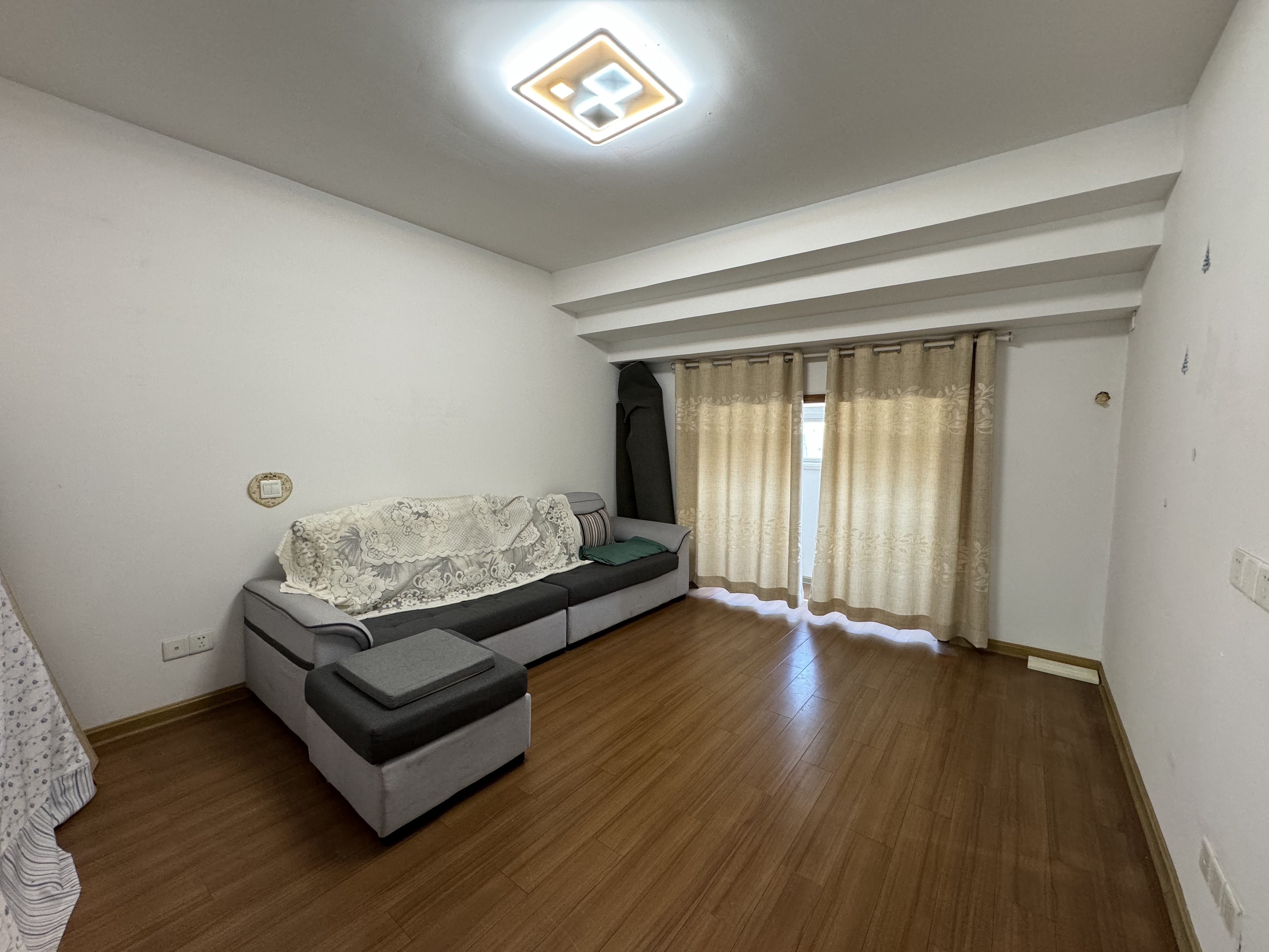 公园一村 4室2厅1卫 85m&sup2;