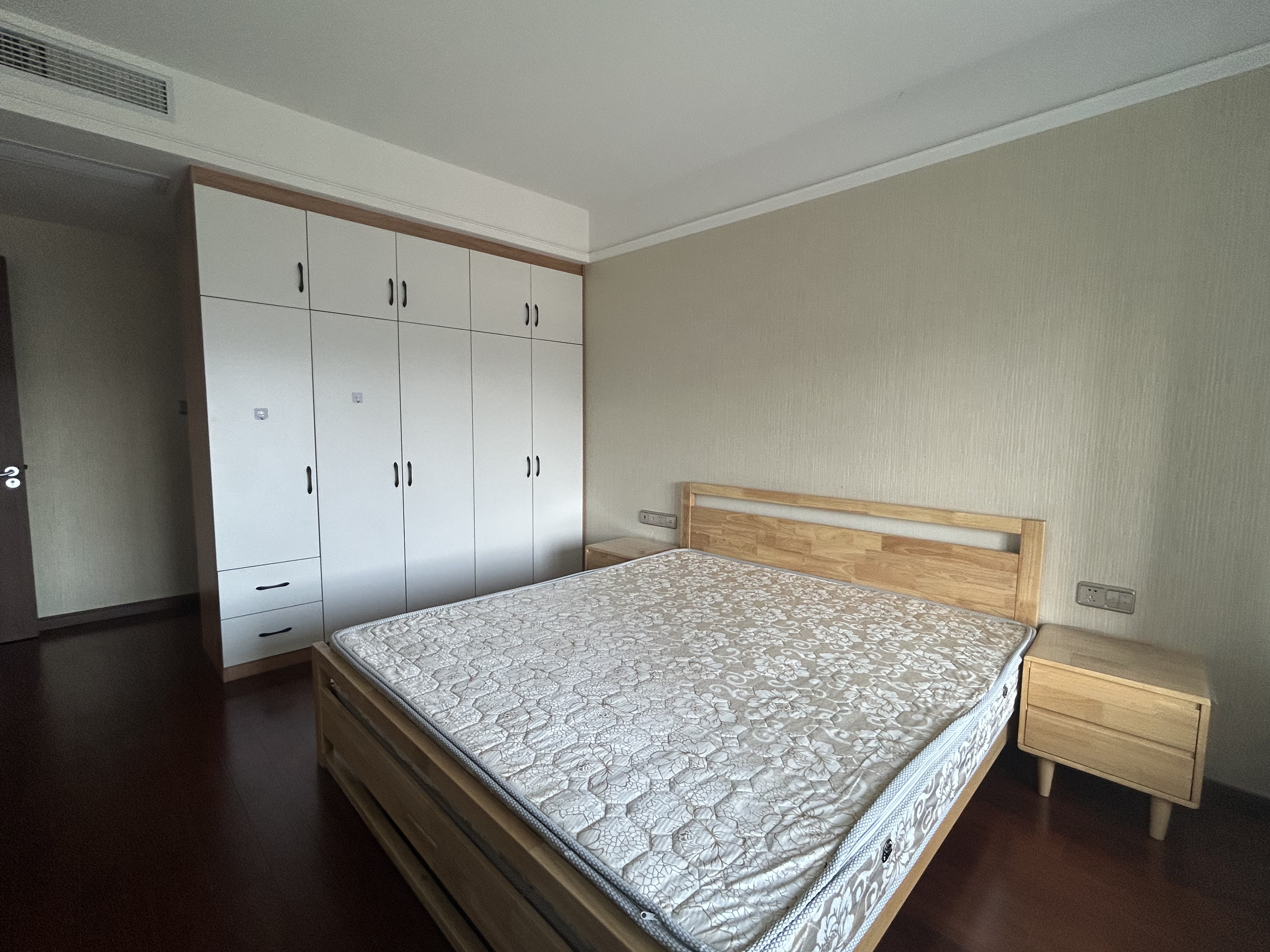 万科城市之光 4室2厅2卫 143m&sup2;