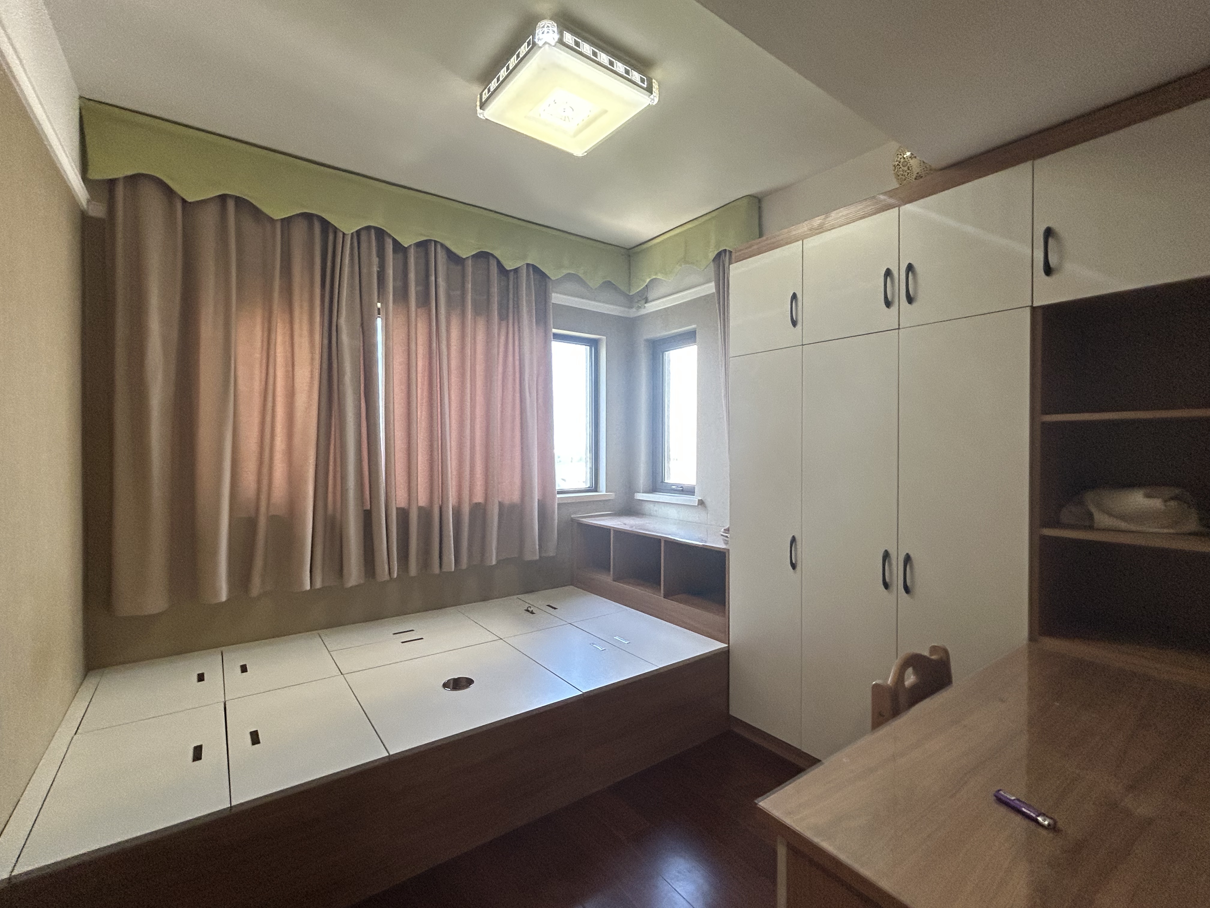 万科城市之光 4室2厅2卫 143m&sup2;