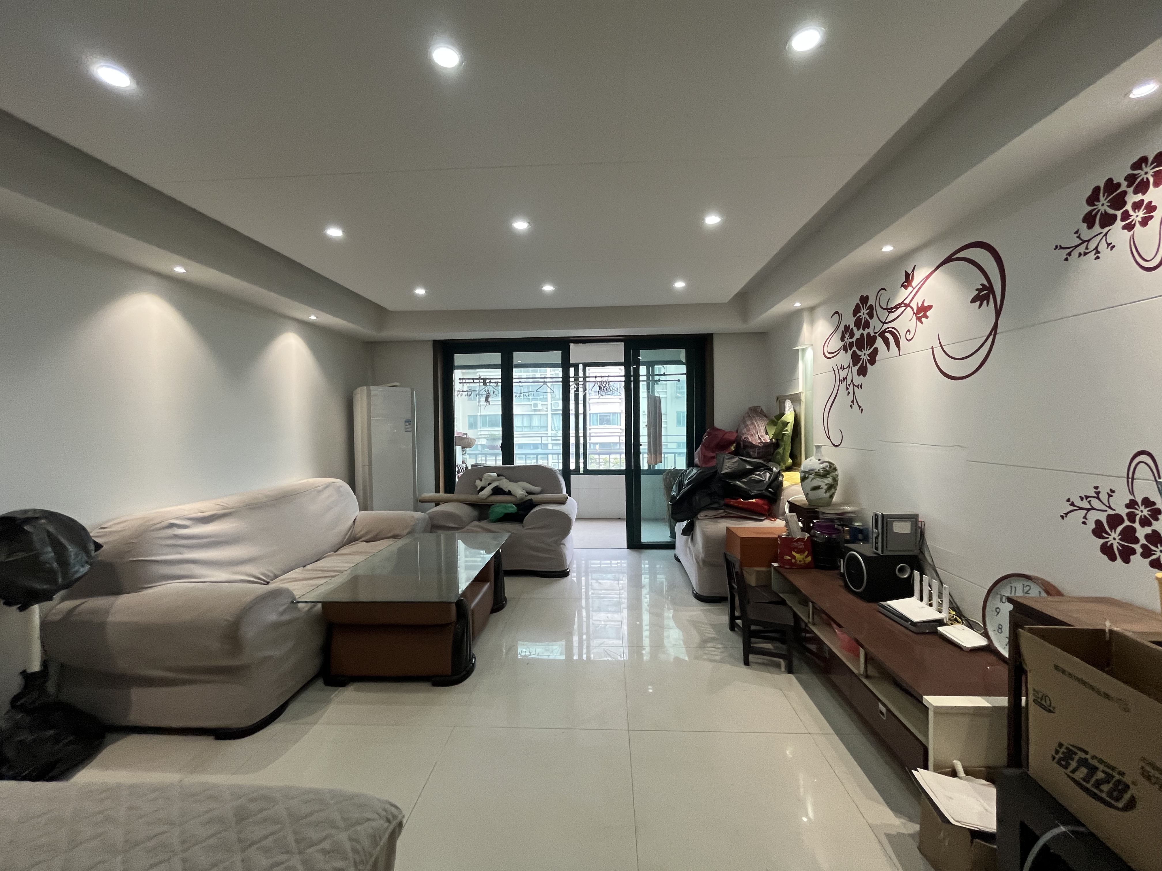 都市华城 3室2厅2卫 145m²