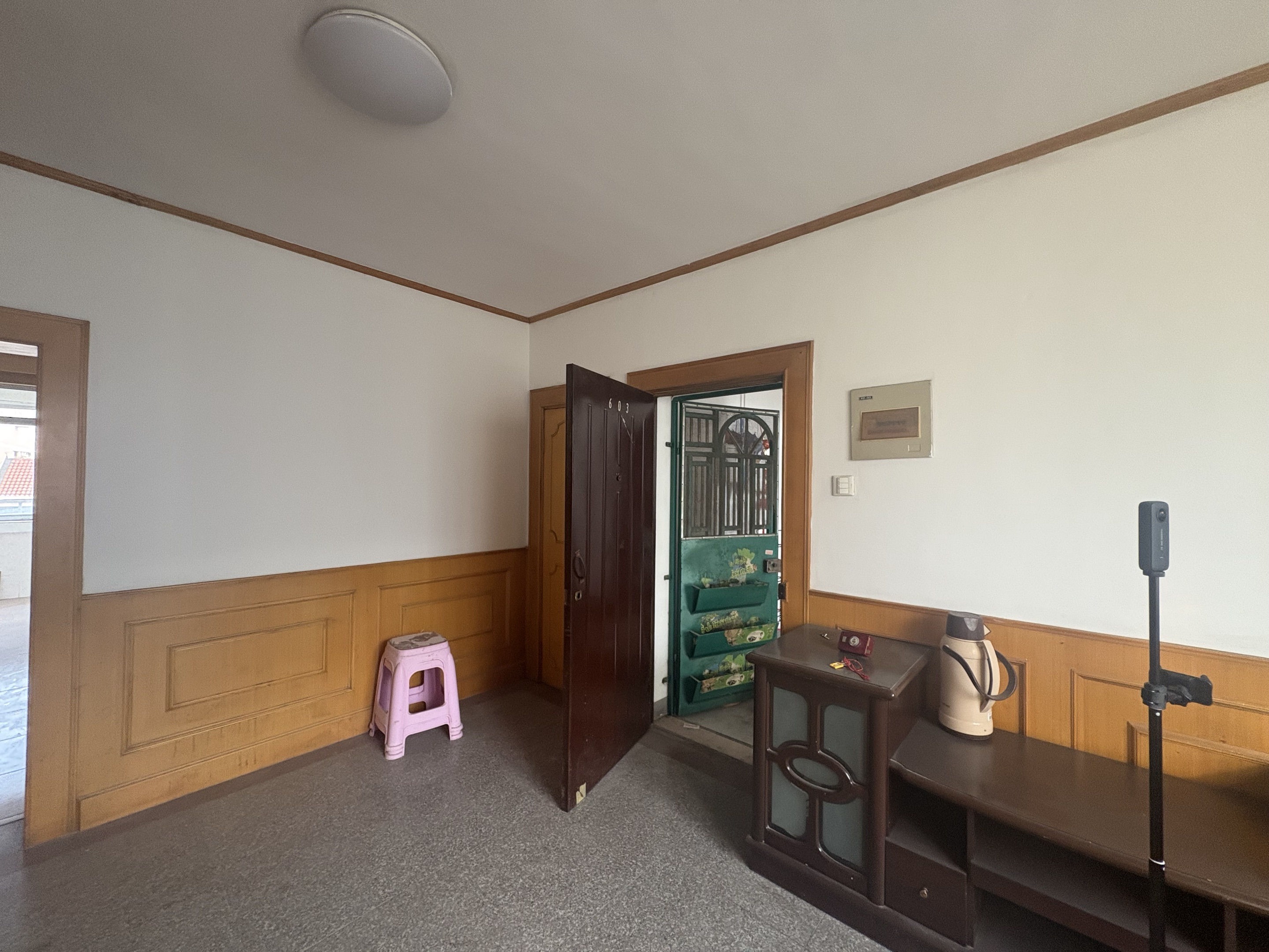 人民中路152号小区 2室1厅1卫 80m&sup2;